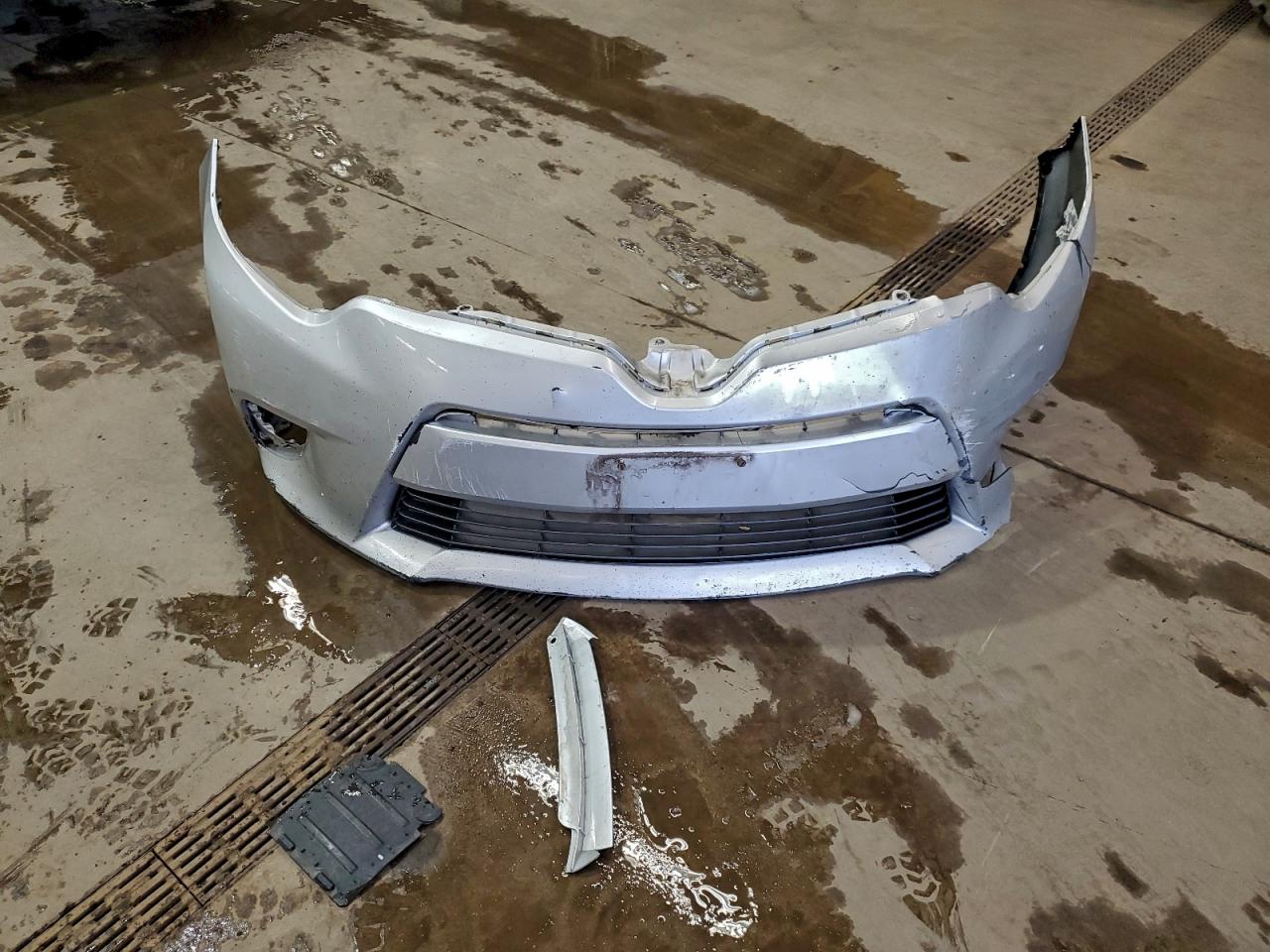 2015 TOYOTA COROLLA L photo 12