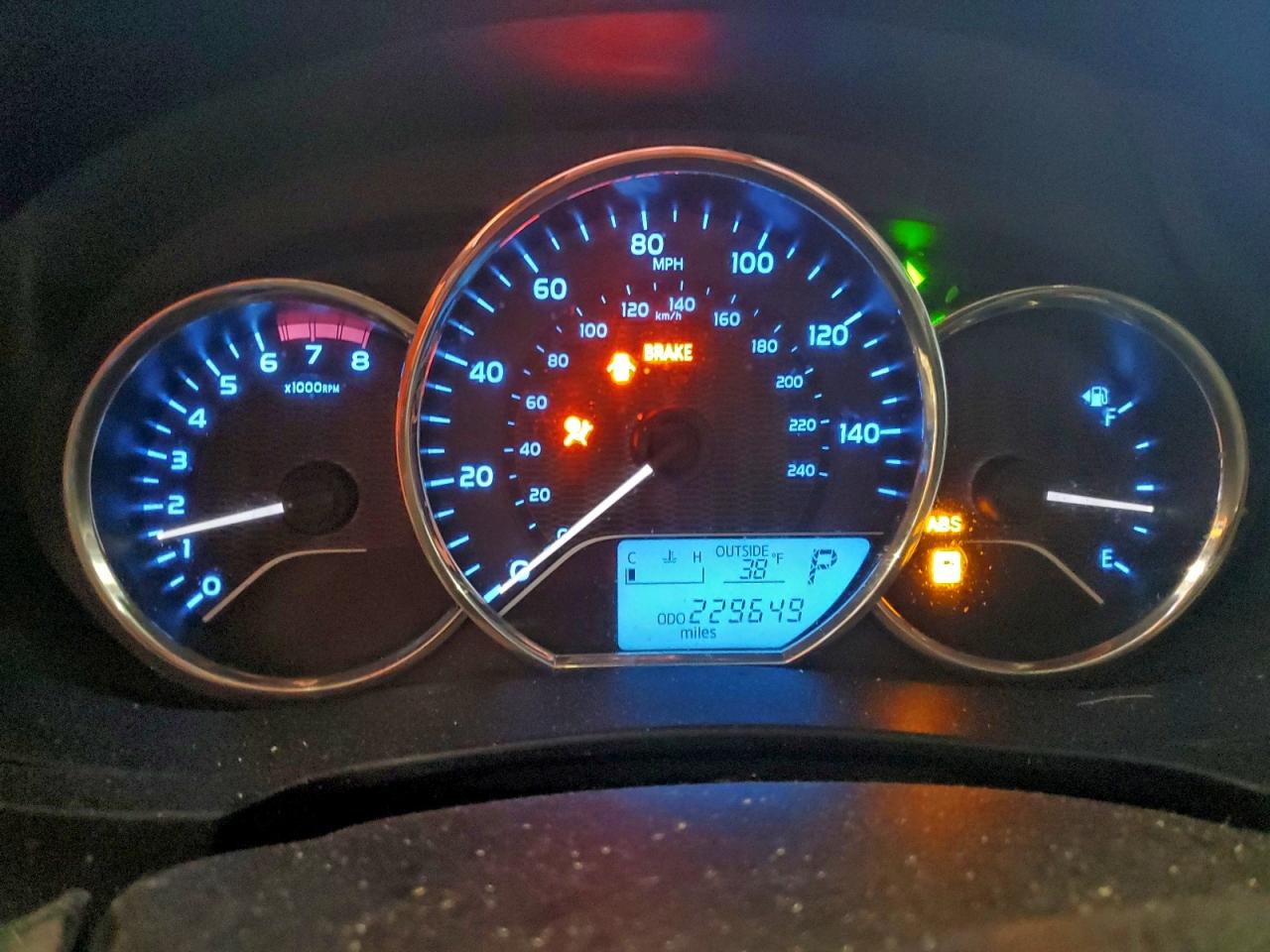 2015 TOYOTA COROLLA L photo 9