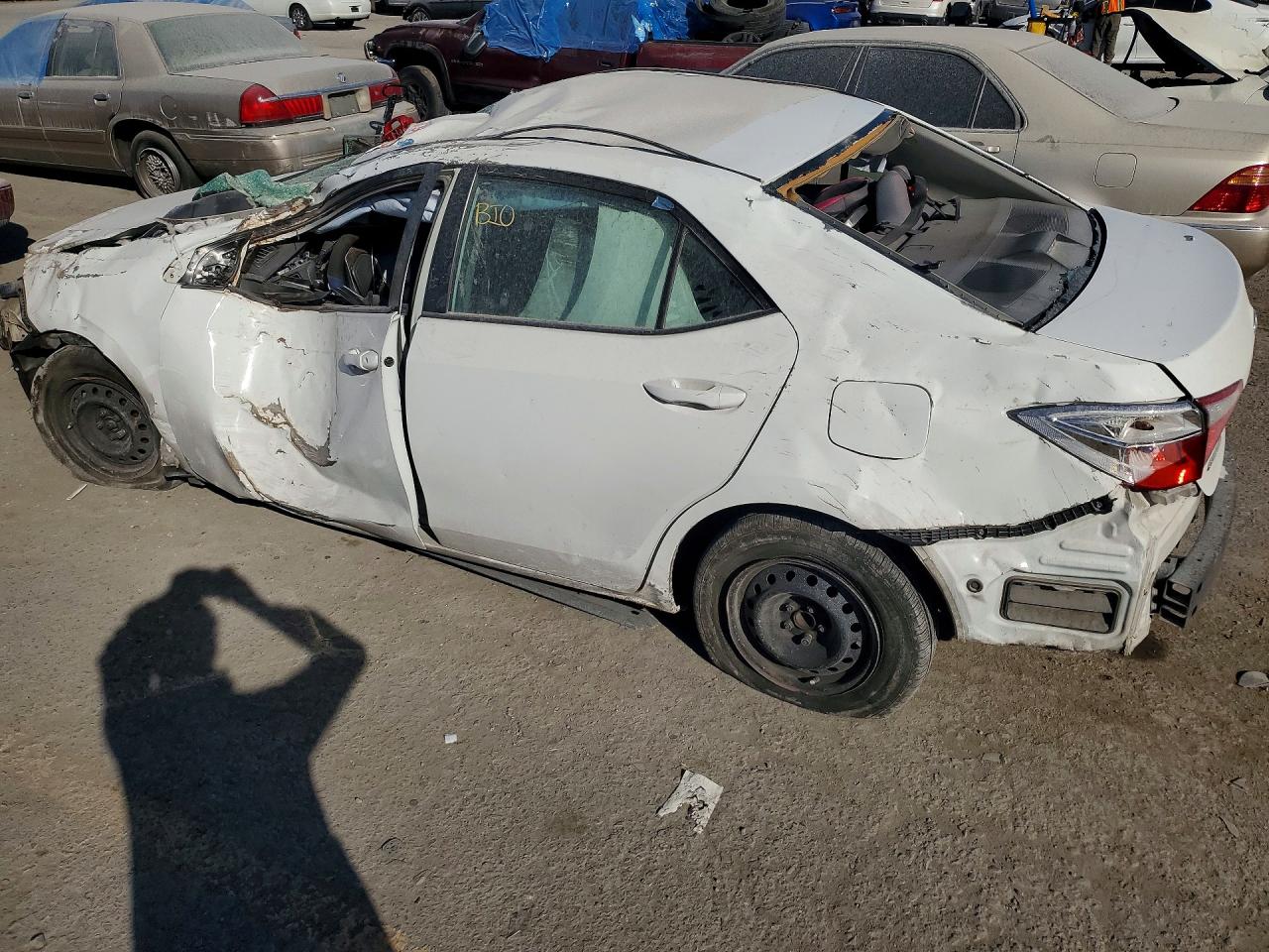 2014 TOYOTA COROLLA L photo 2