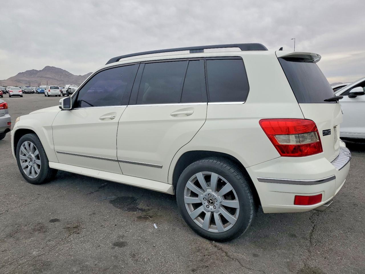 2010 MERCEDES-BENZ GLK 350 photo 2