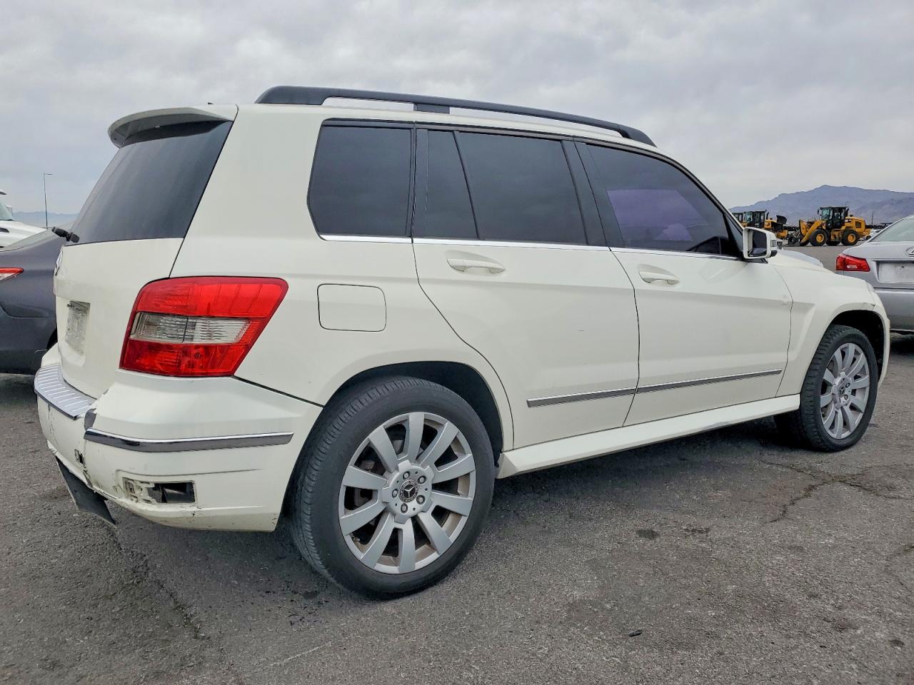 2010 MERCEDES-BENZ GLK 350 photo 3