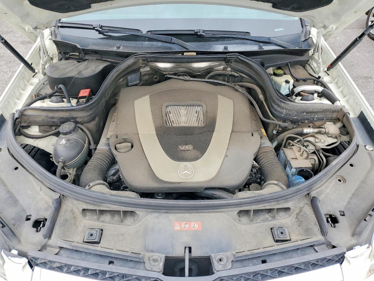 2010 MERCEDES-BENZ GLK 350 photo 12