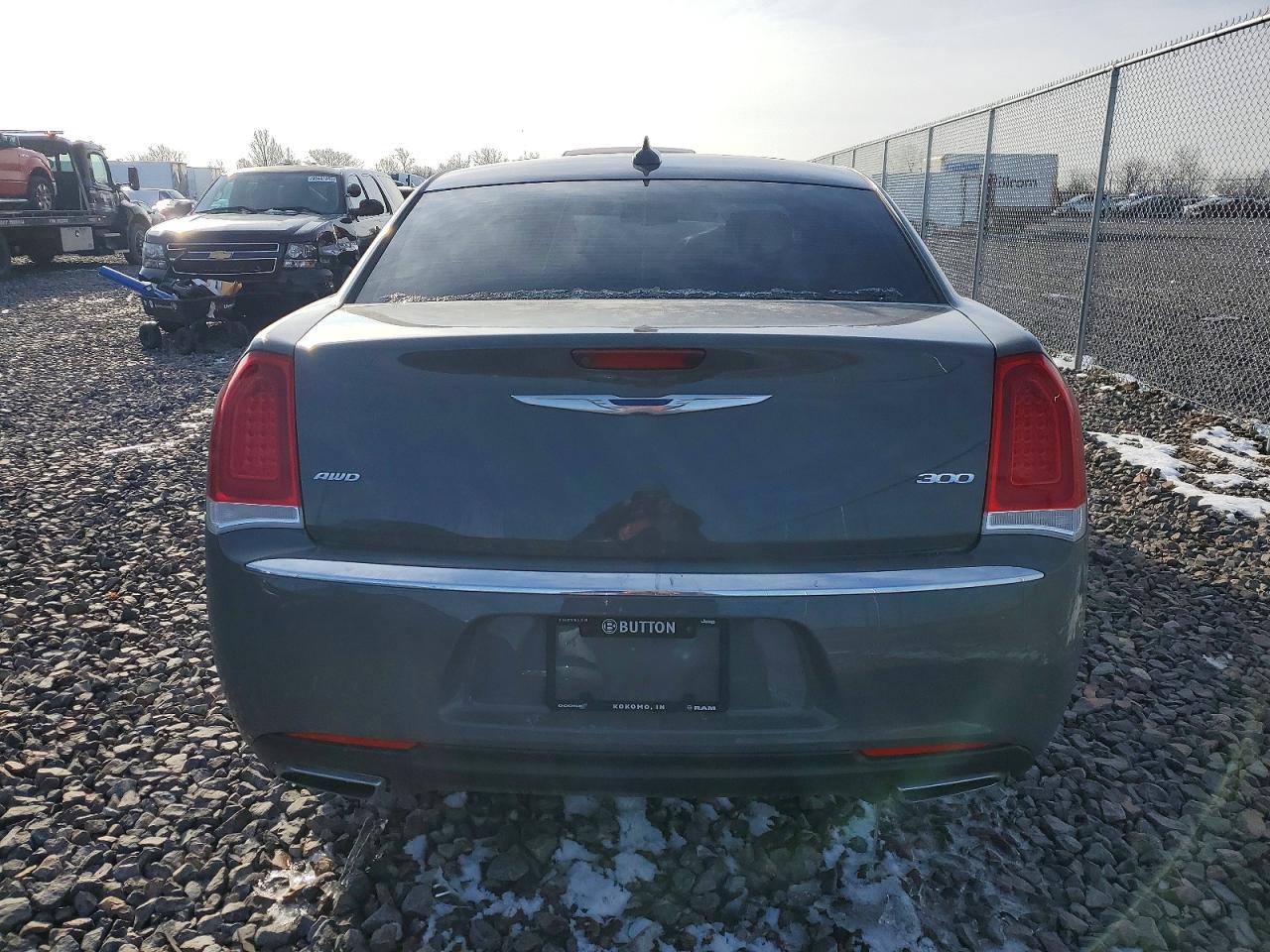 2018 CHRYSLER 300 LIMITED photo 6