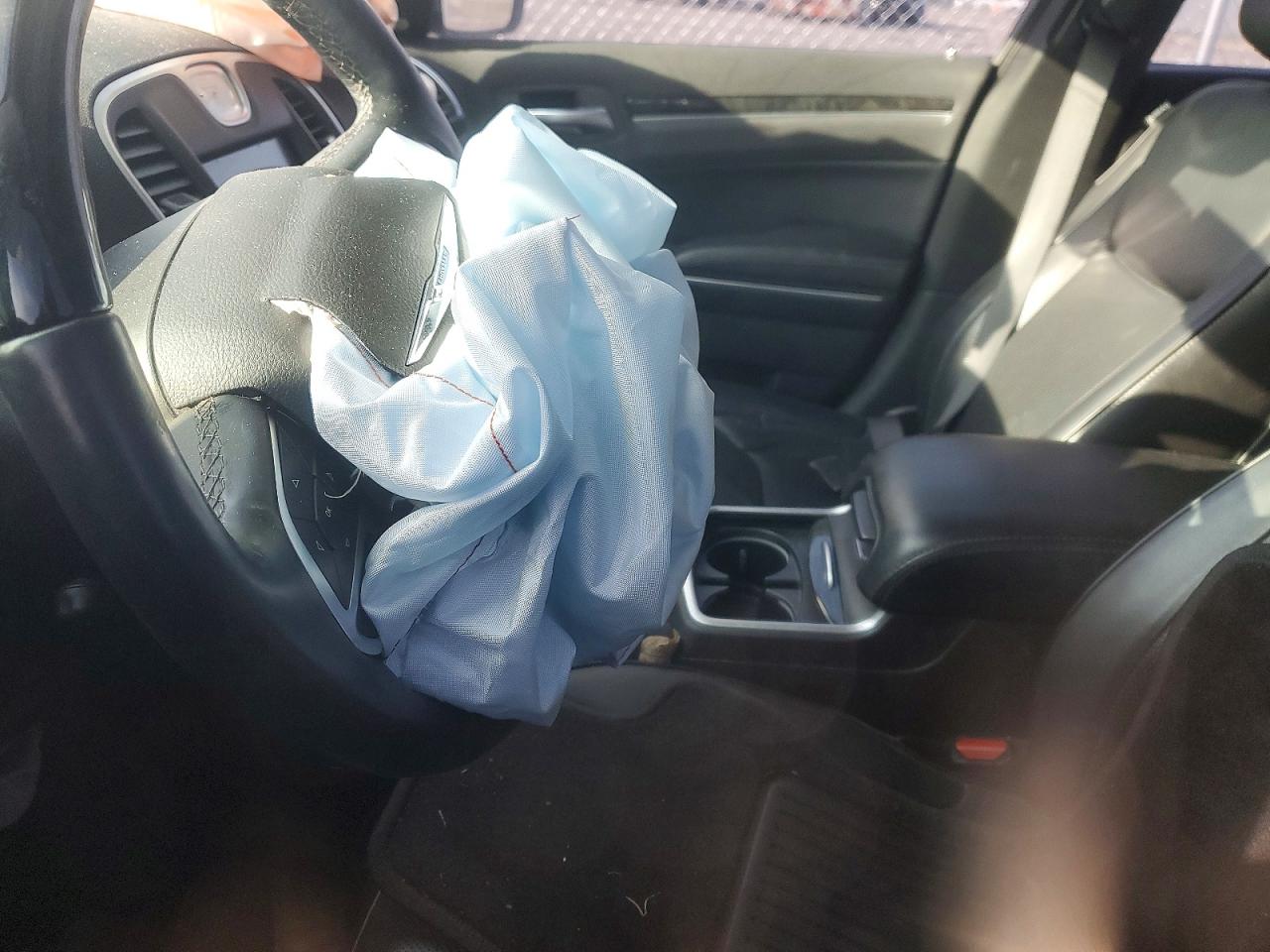 2018 CHRYSLER 300 LIMITED photo 7
