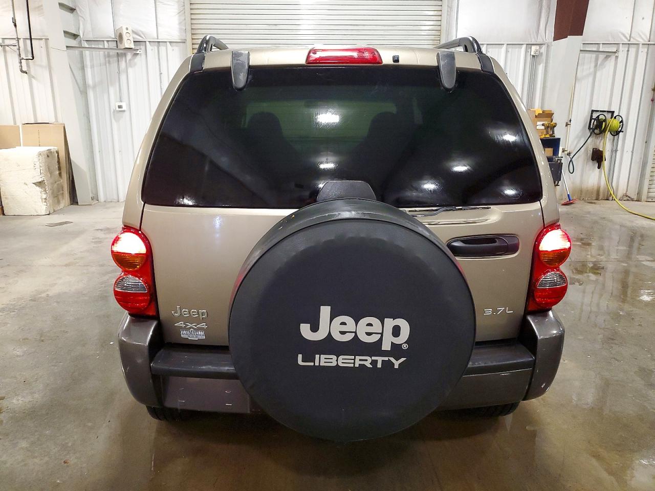 2004 JEEP LIBERTY SPORT photo 6