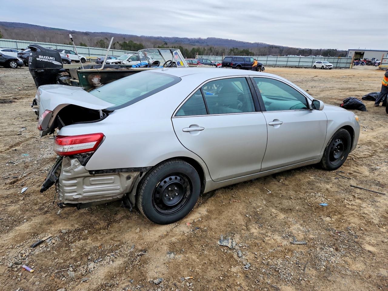 2011 TOYOTA CAMRY BASE photo 3
