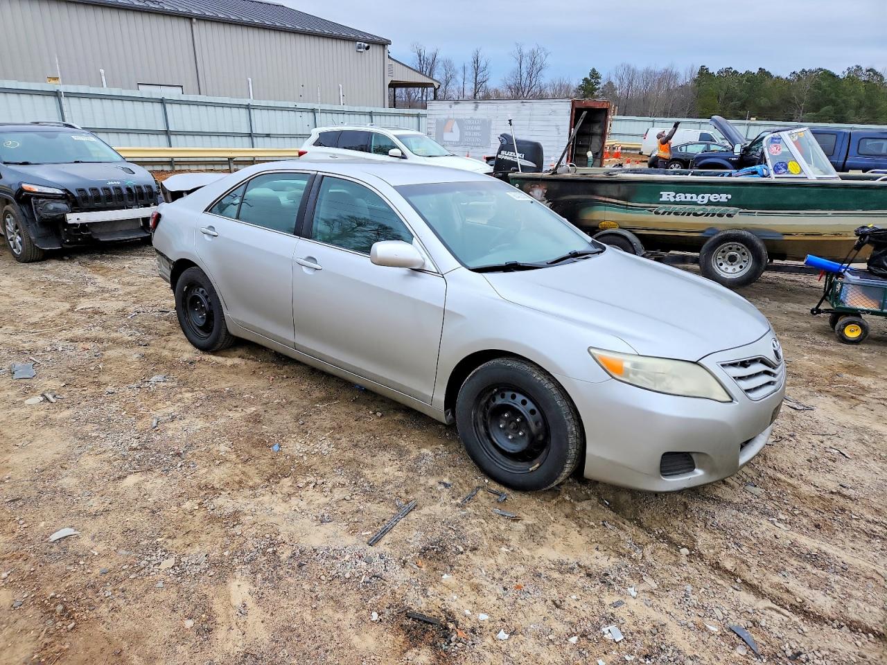 2011 TOYOTA CAMRY BASE photo 4