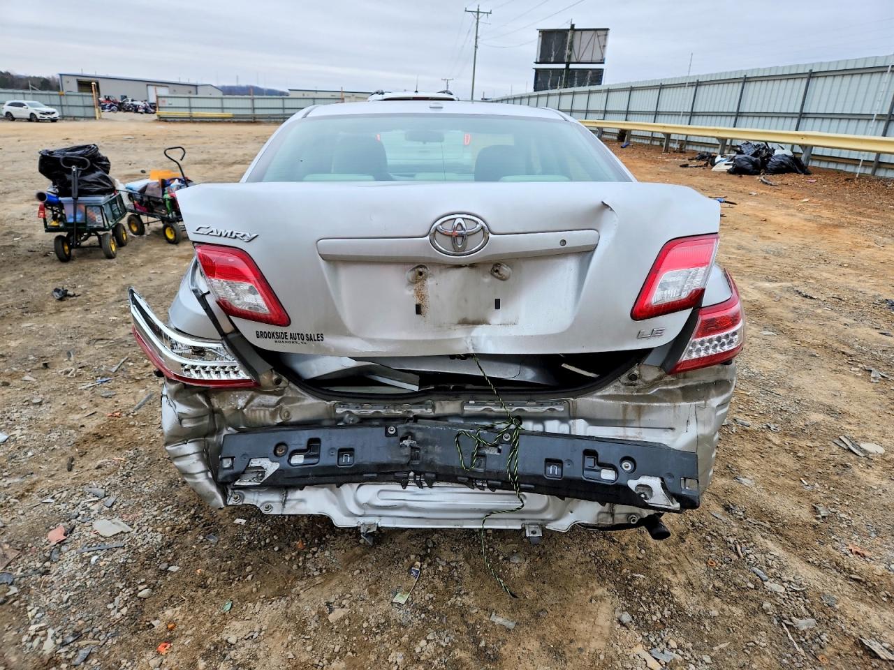 2011 TOYOTA CAMRY BASE photo 6