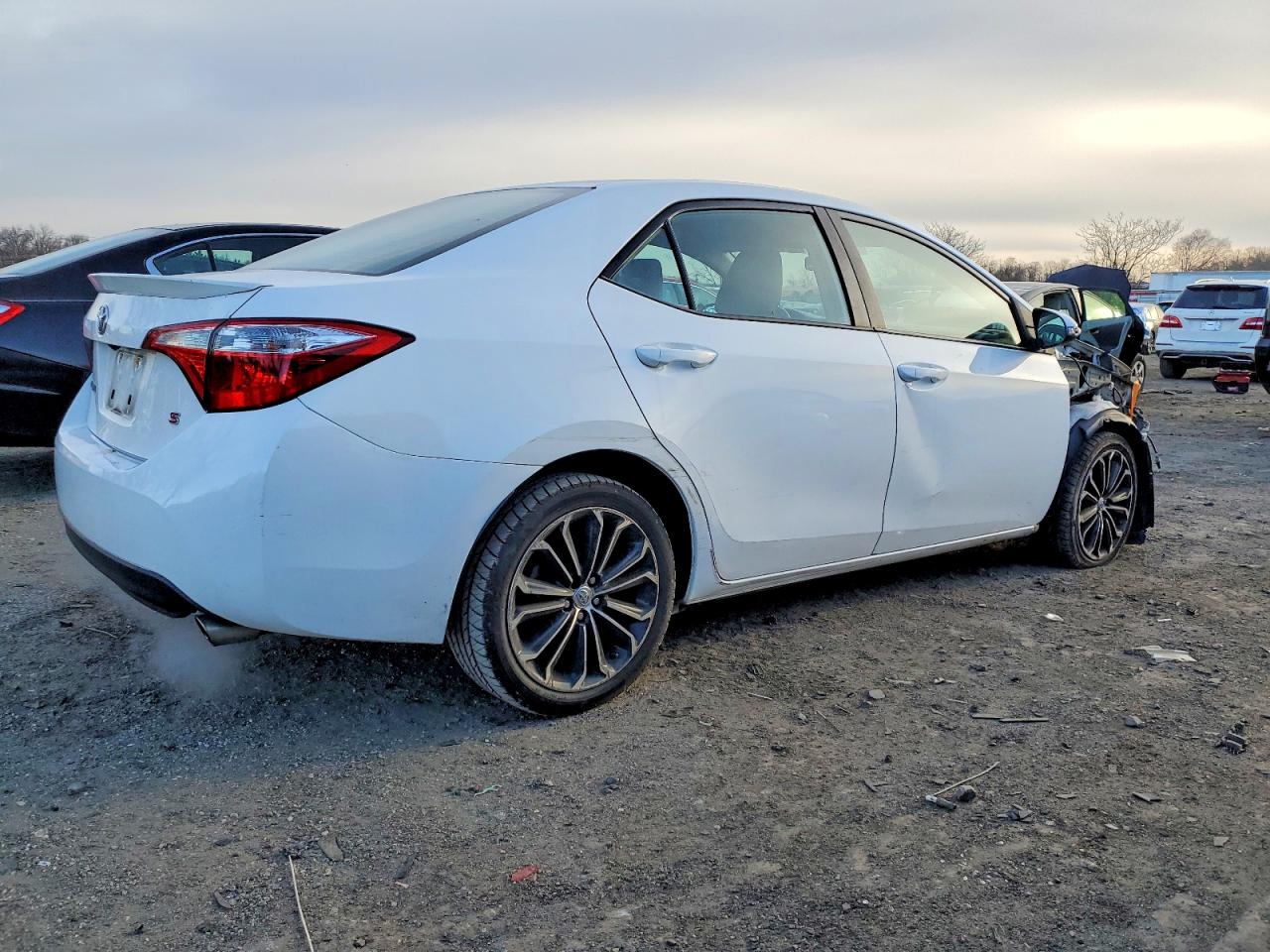 2014 TOYOTA COROLLA L photo 5