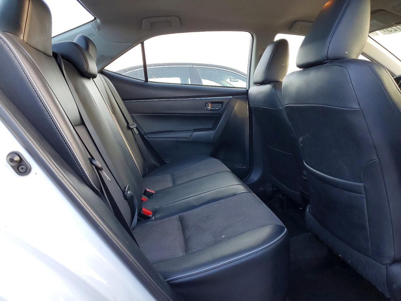 2014 TOYOTA COROLLA L photo 19