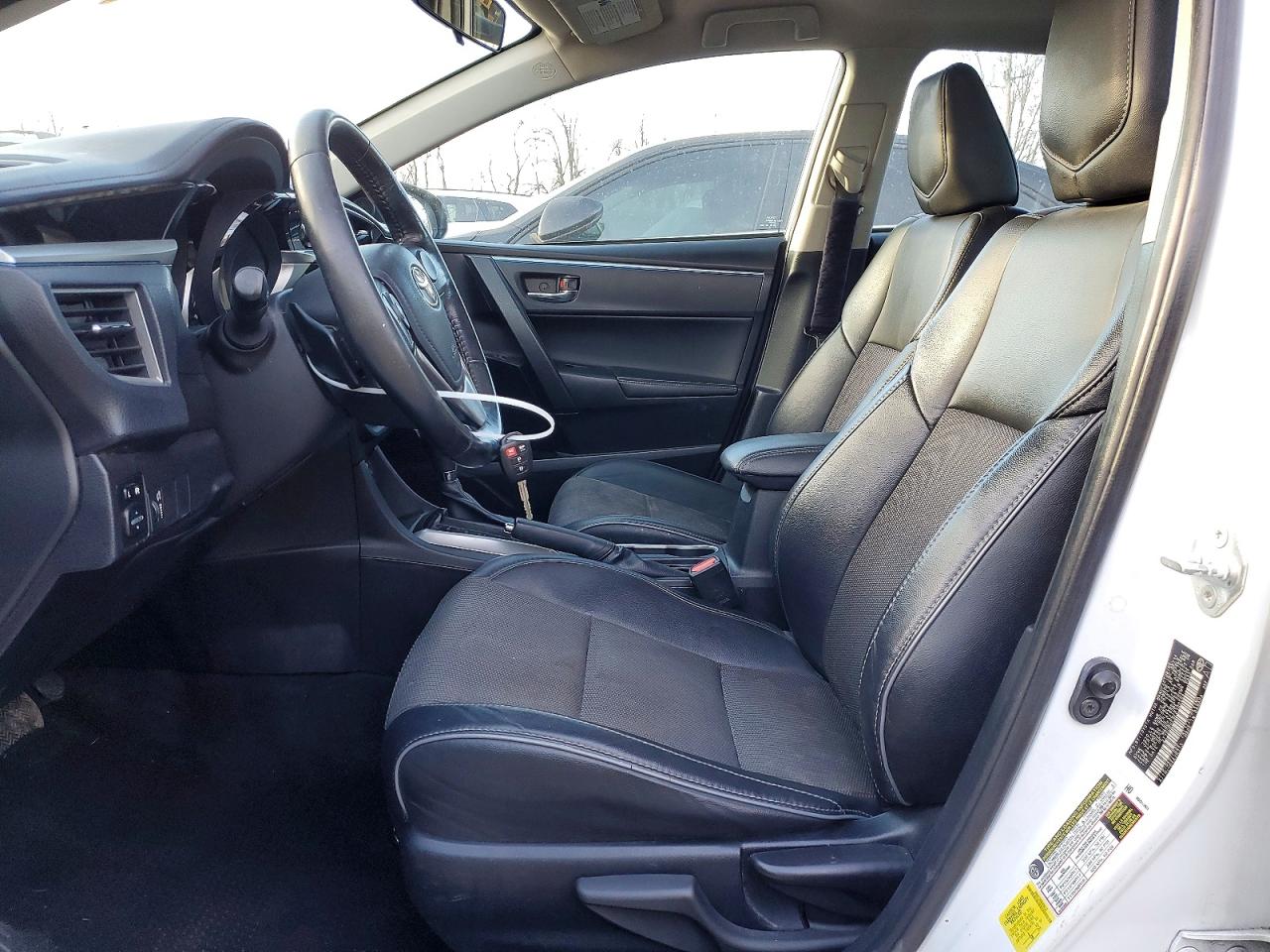2014 TOYOTA COROLLA L photo 13