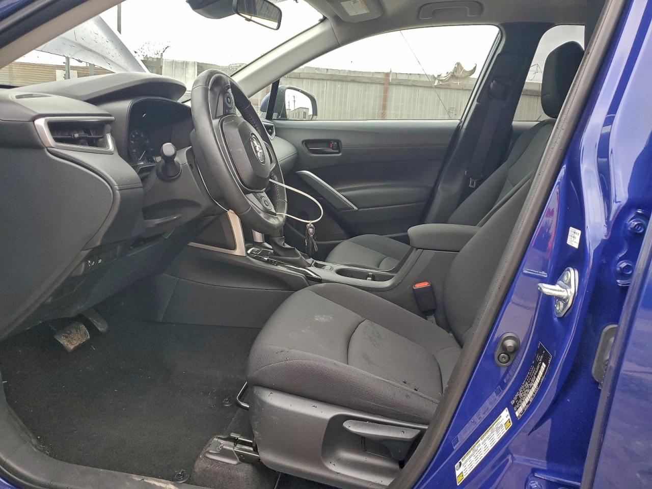 2023 TOYOTA COROLLA CROSS LE photo 7