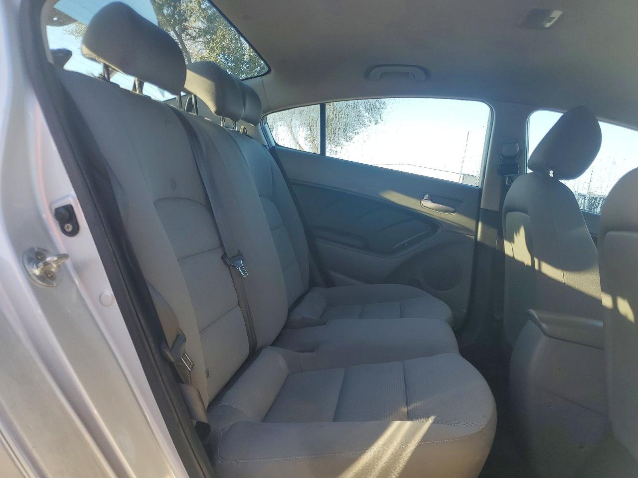 2017 KIA FORTE LX photo 10