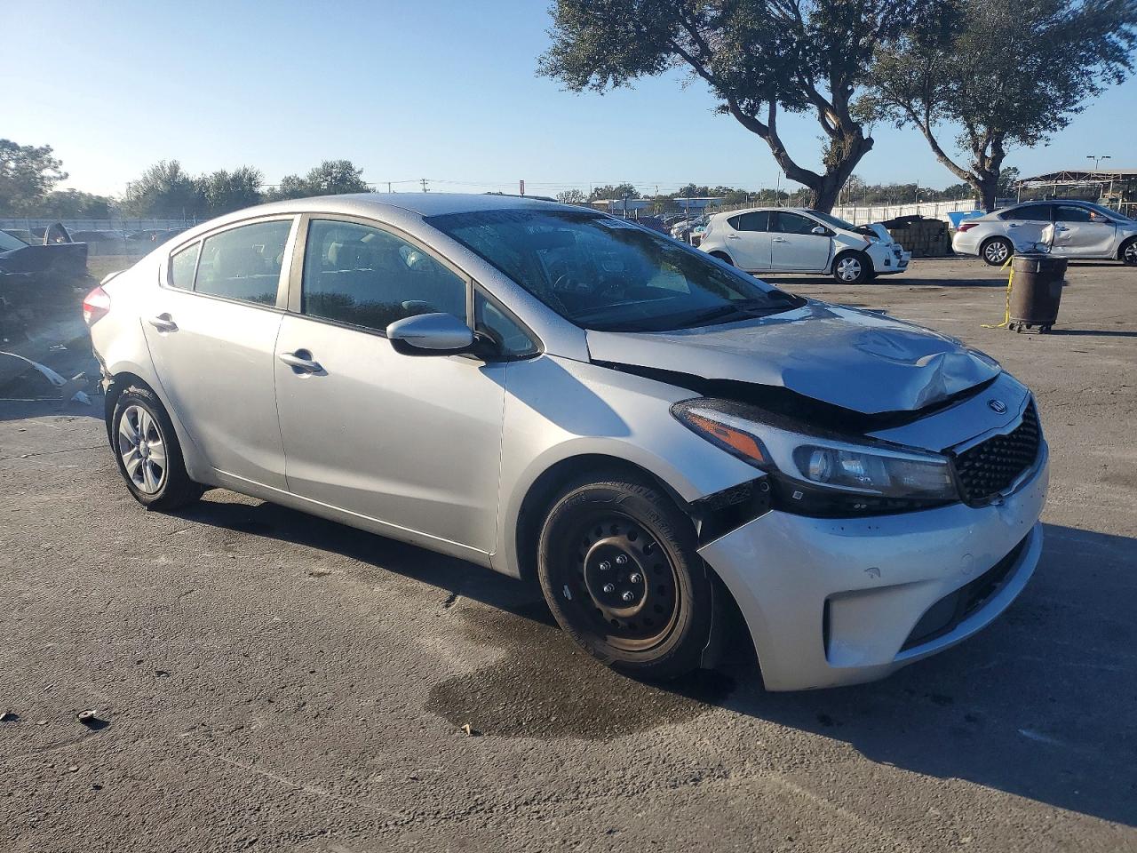 2017 KIA FORTE LX photo 4