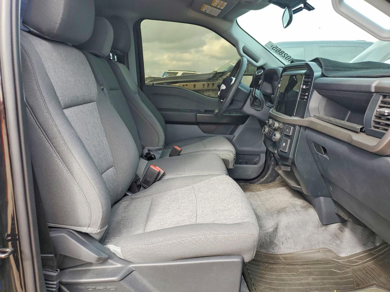 2025 FORD F150 XL photo 10