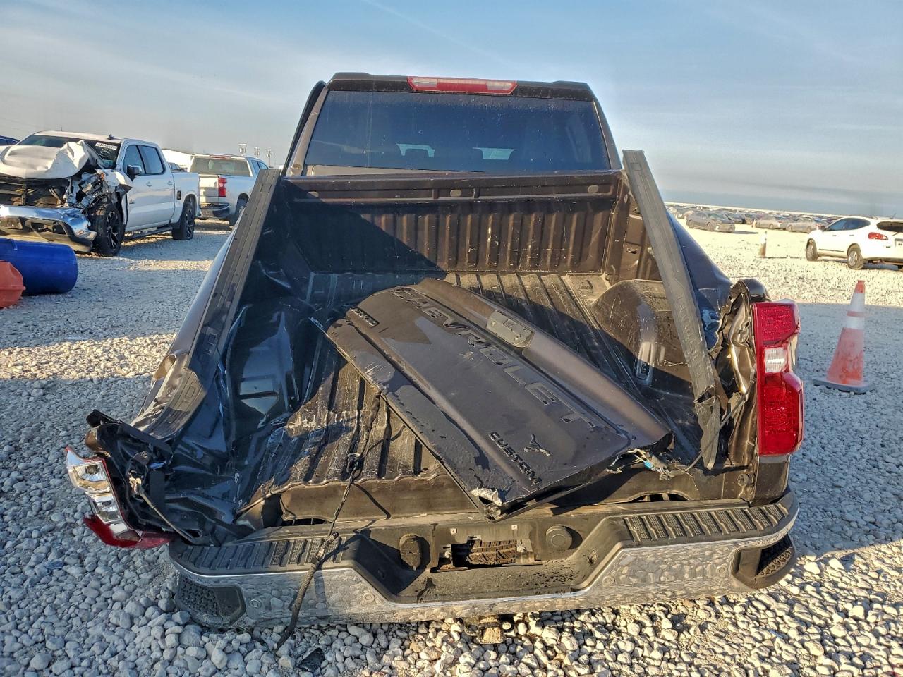 2021 CHEVROLET SILVERADO C1500 photo 6