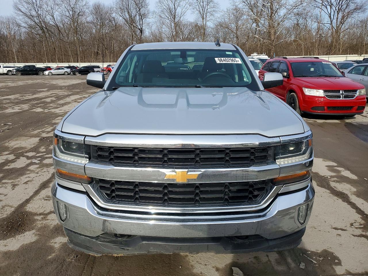 2017 CHEVROLET SILVERADO K1500 LT photo 5