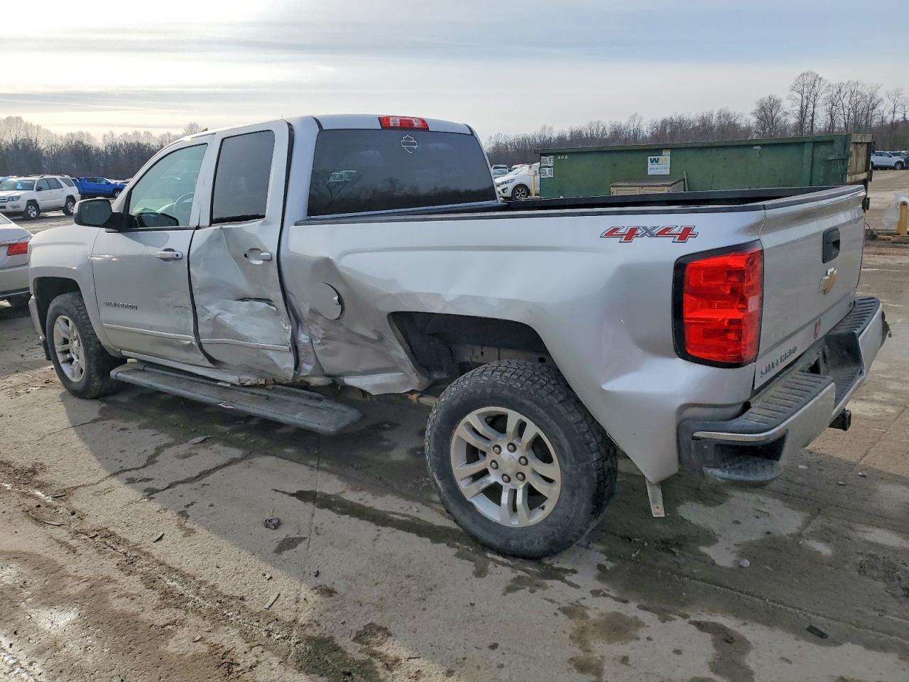 2017 CHEVROLET SILVERADO K1500 LT photo 2