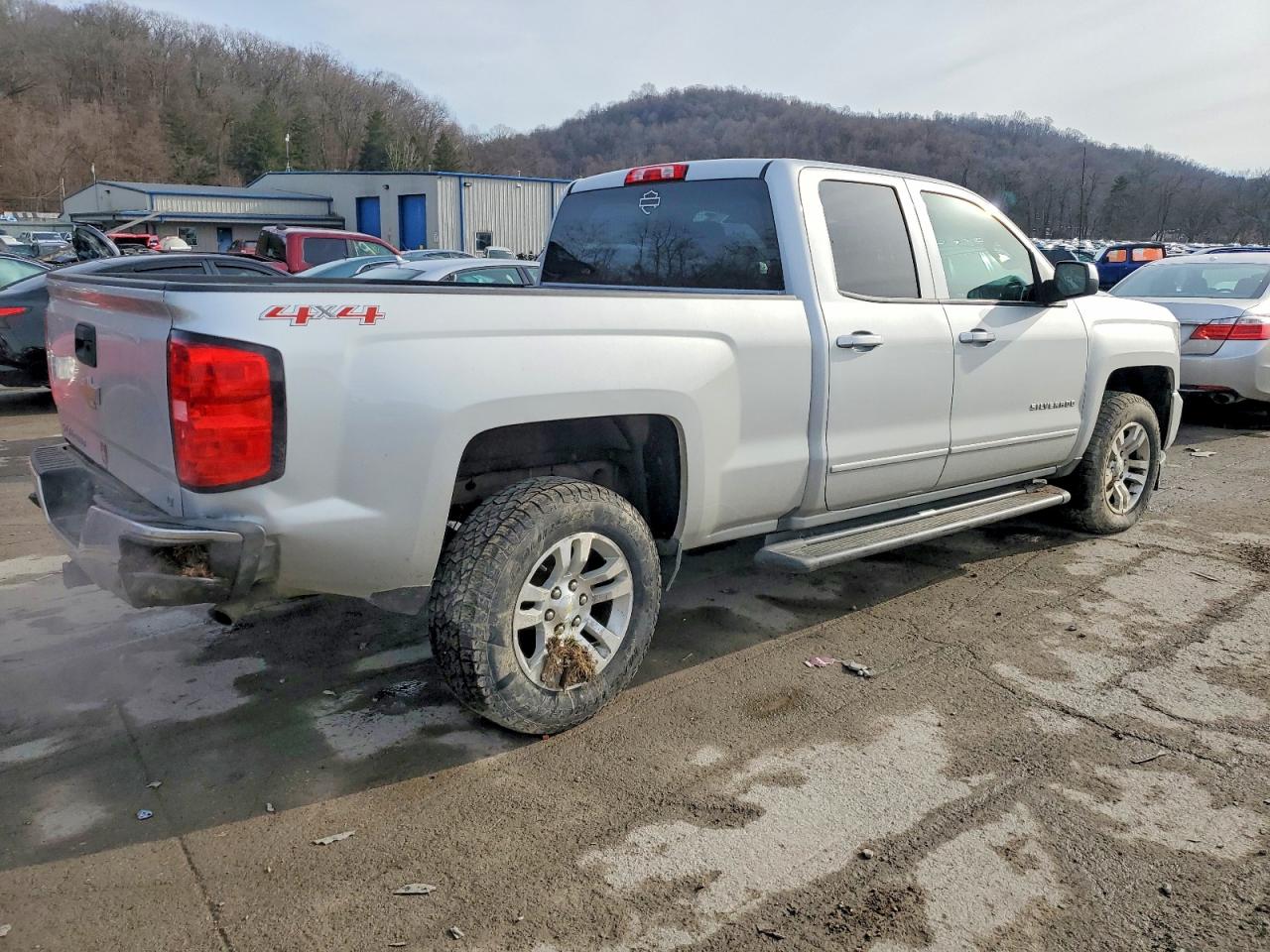 2017 CHEVROLET SILVERADO K1500 LT photo 3