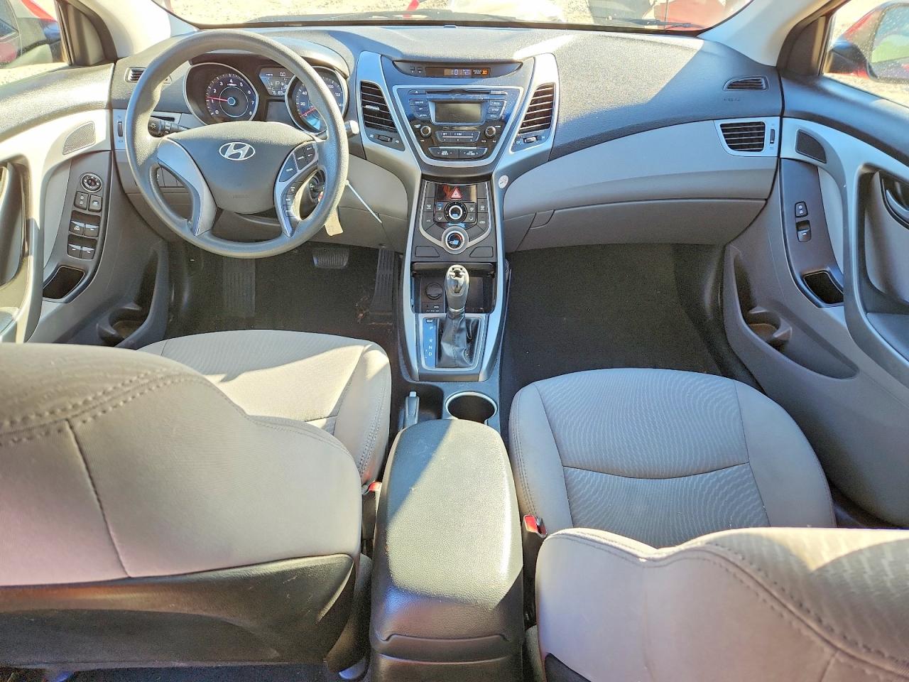 2015 HYUNDAI ELANTRA SE photo 8