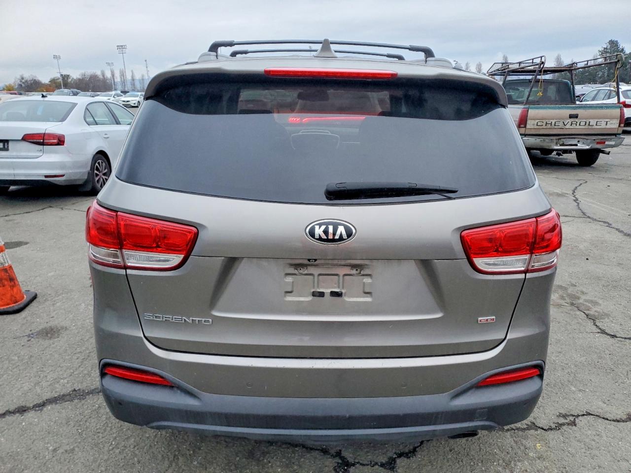 2016 KIA SORENTO LX photo 6