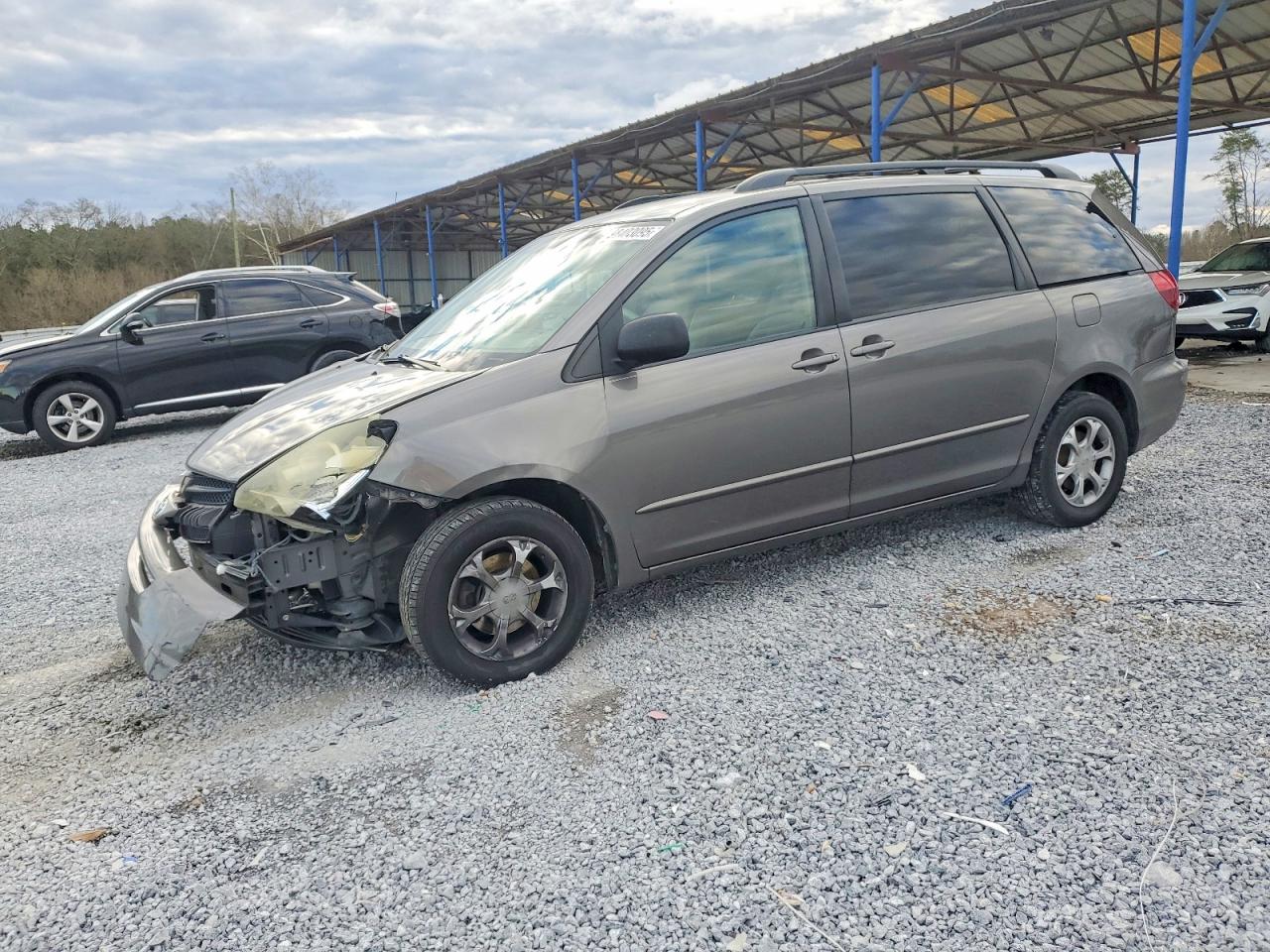 2004 TOYOTA SIENNA