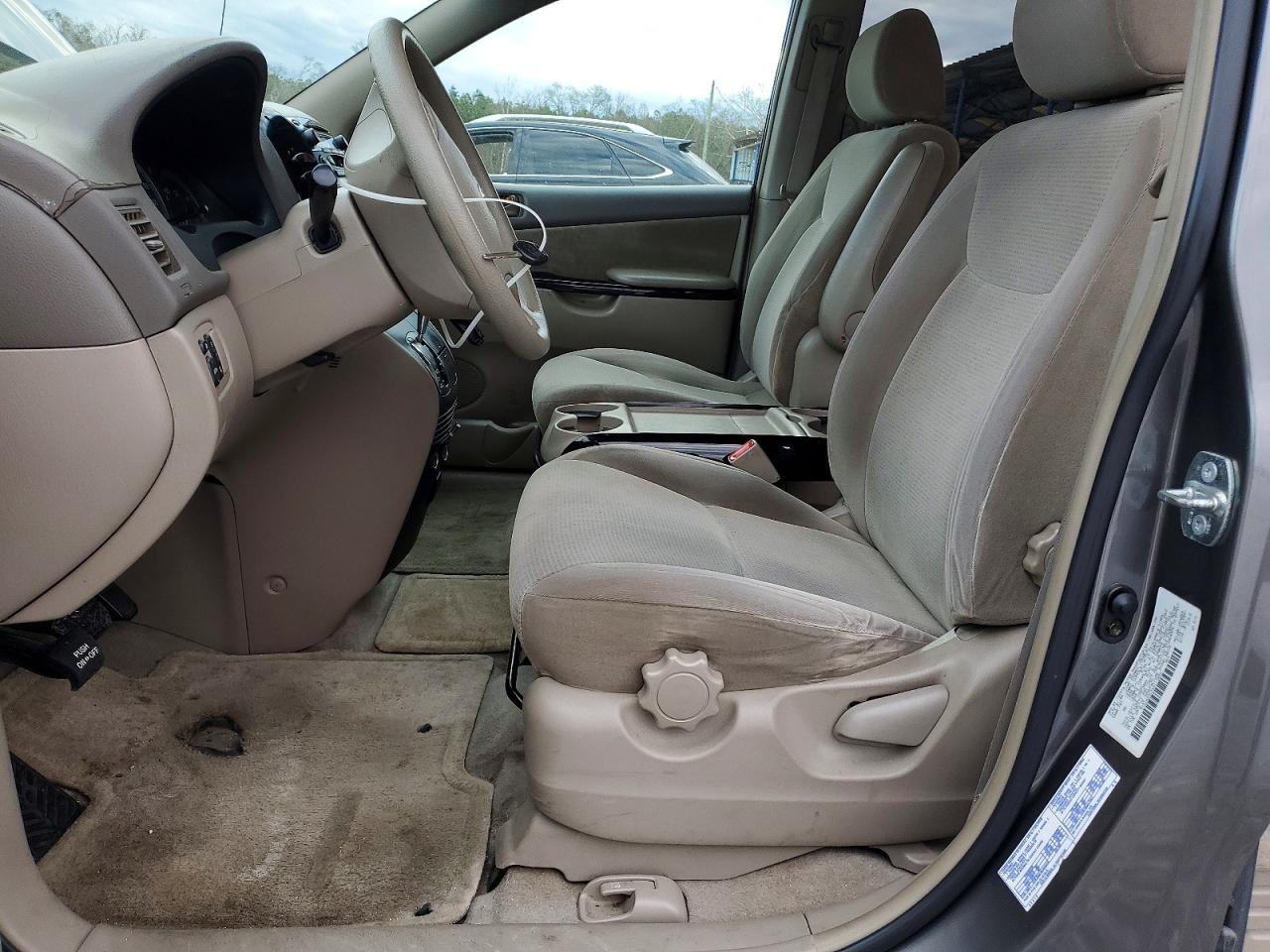 2004 TOYOTA SIENNA CE photo 7