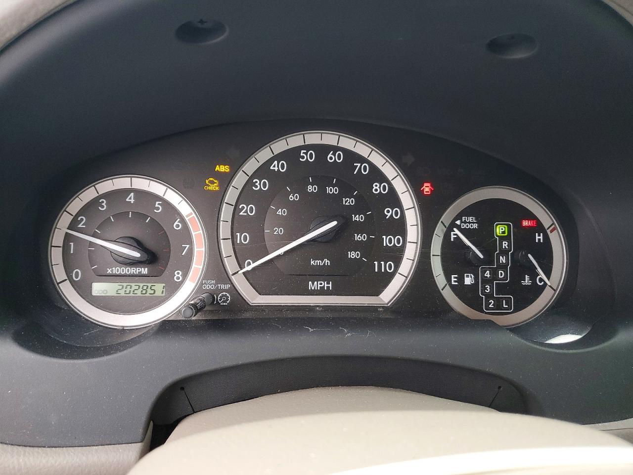 2004 TOYOTA SIENNA CE photo 9