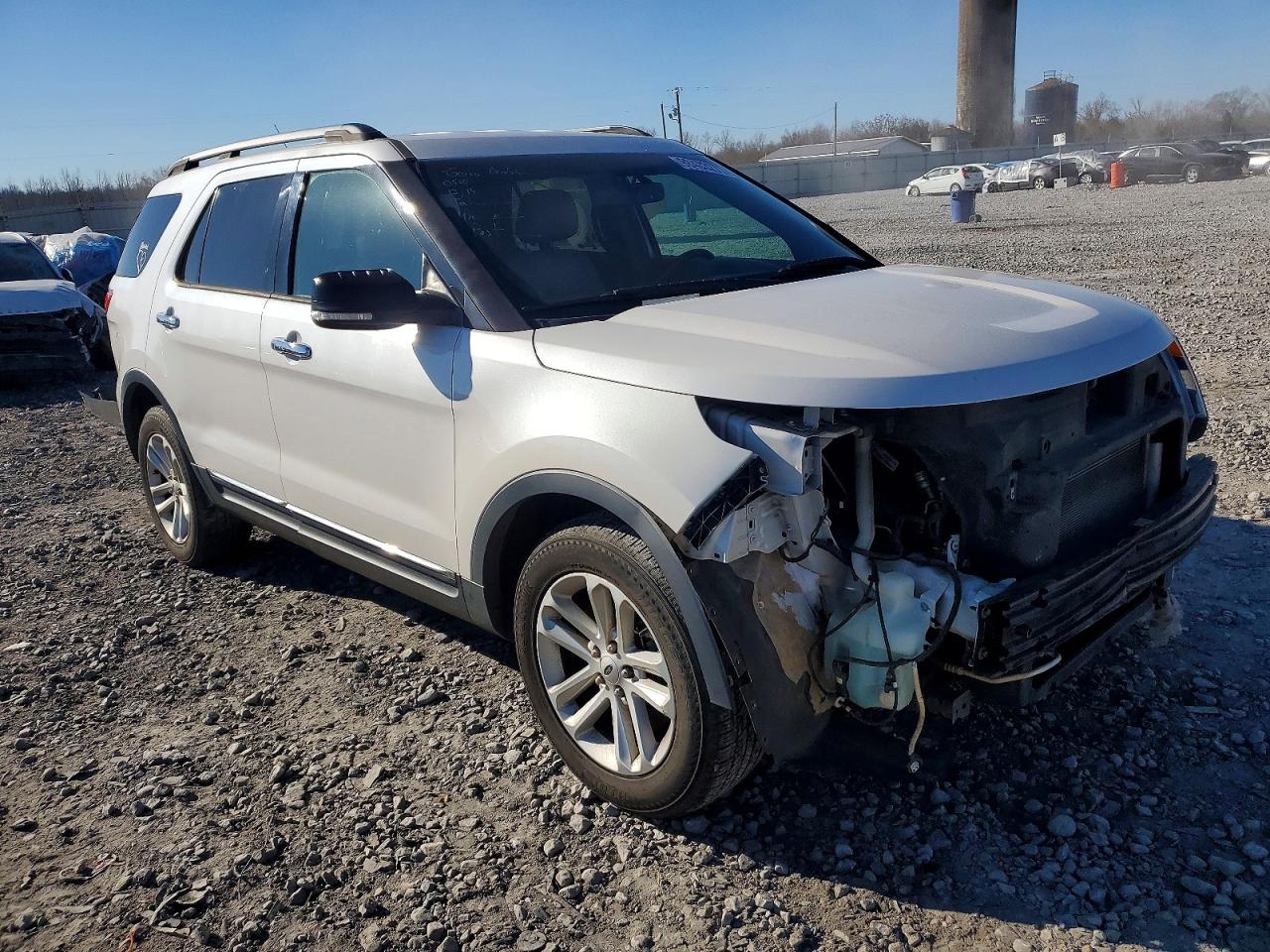 2015 FORD EXPLORER XLT photo 4