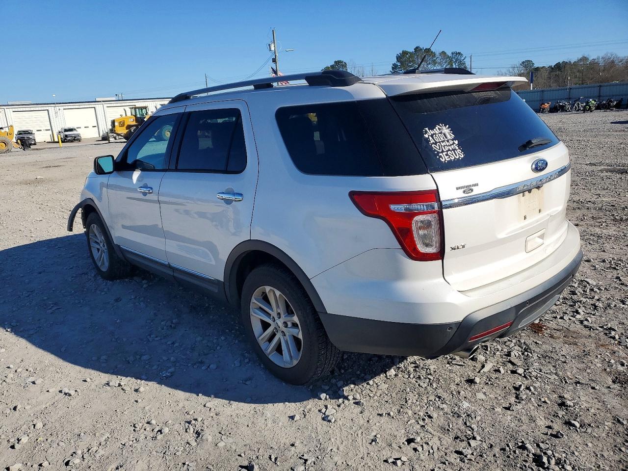 2015 FORD EXPLORER XLT photo 2