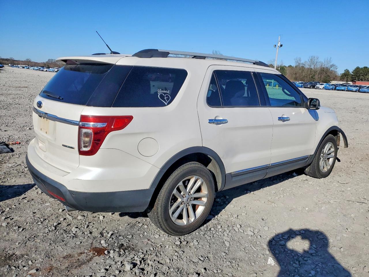2015 FORD EXPLORER XLT photo 3