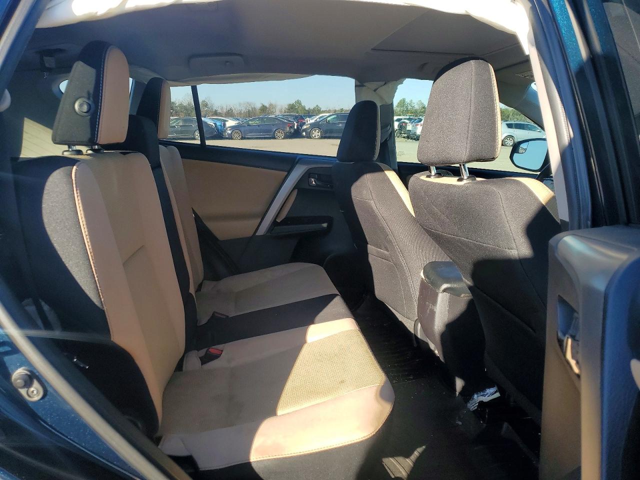 2017 TOYOTA RAV4 XLE photo 11