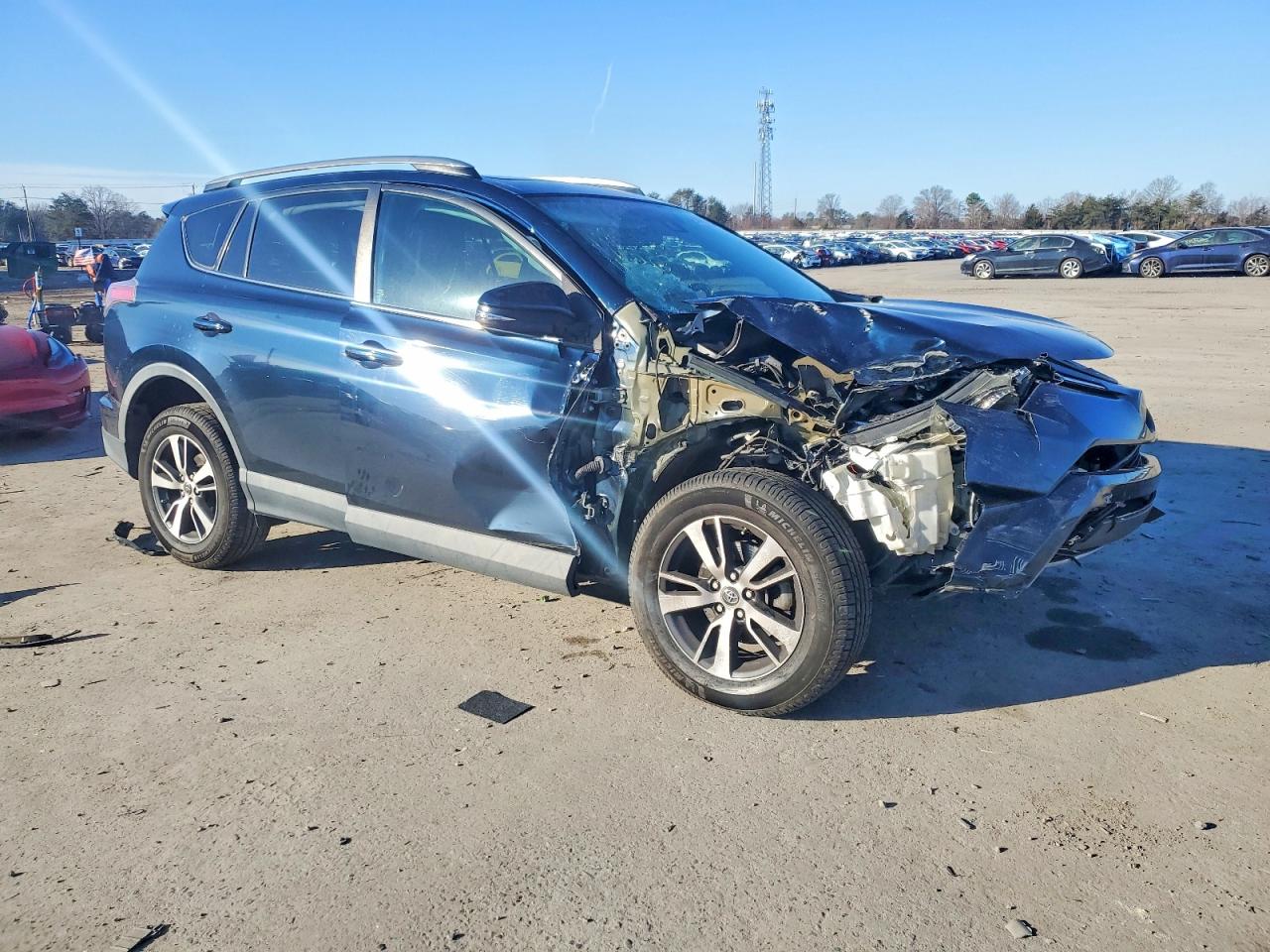 2017 TOYOTA RAV4 XLE photo 4