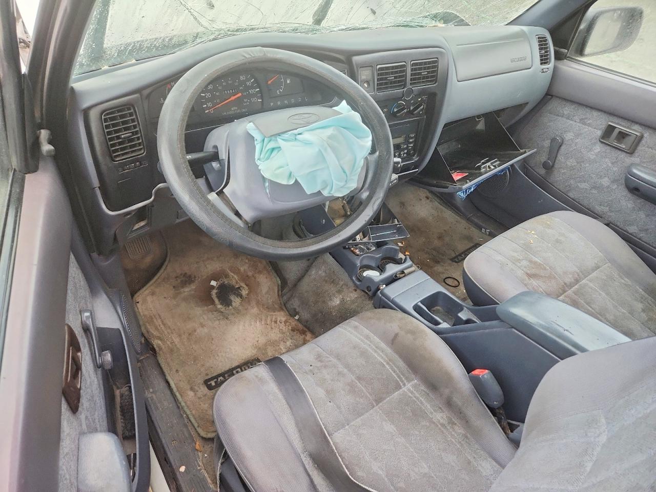 2000 TOYOTA TACOMA photo 8