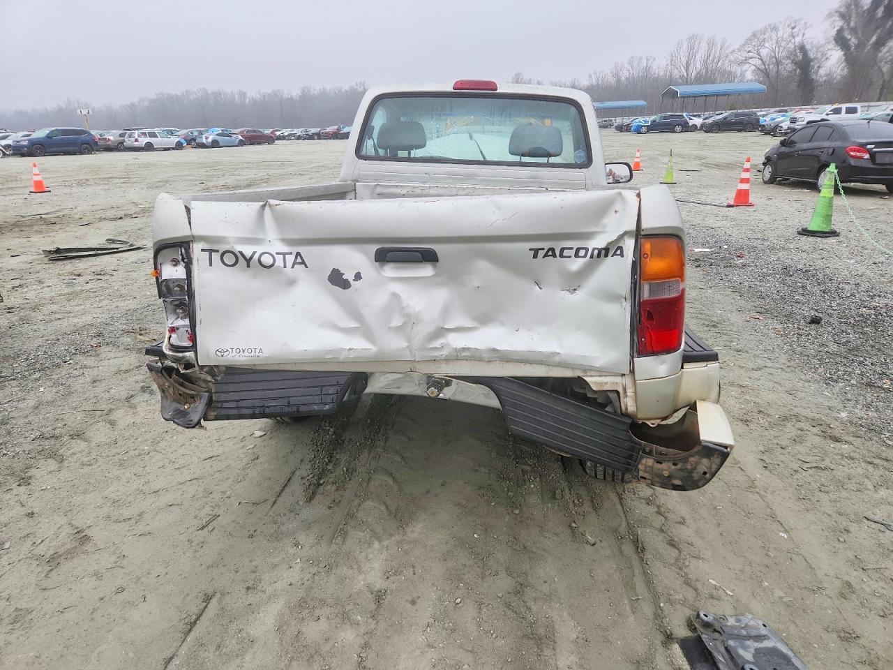 2000 TOYOTA TACOMA photo 6