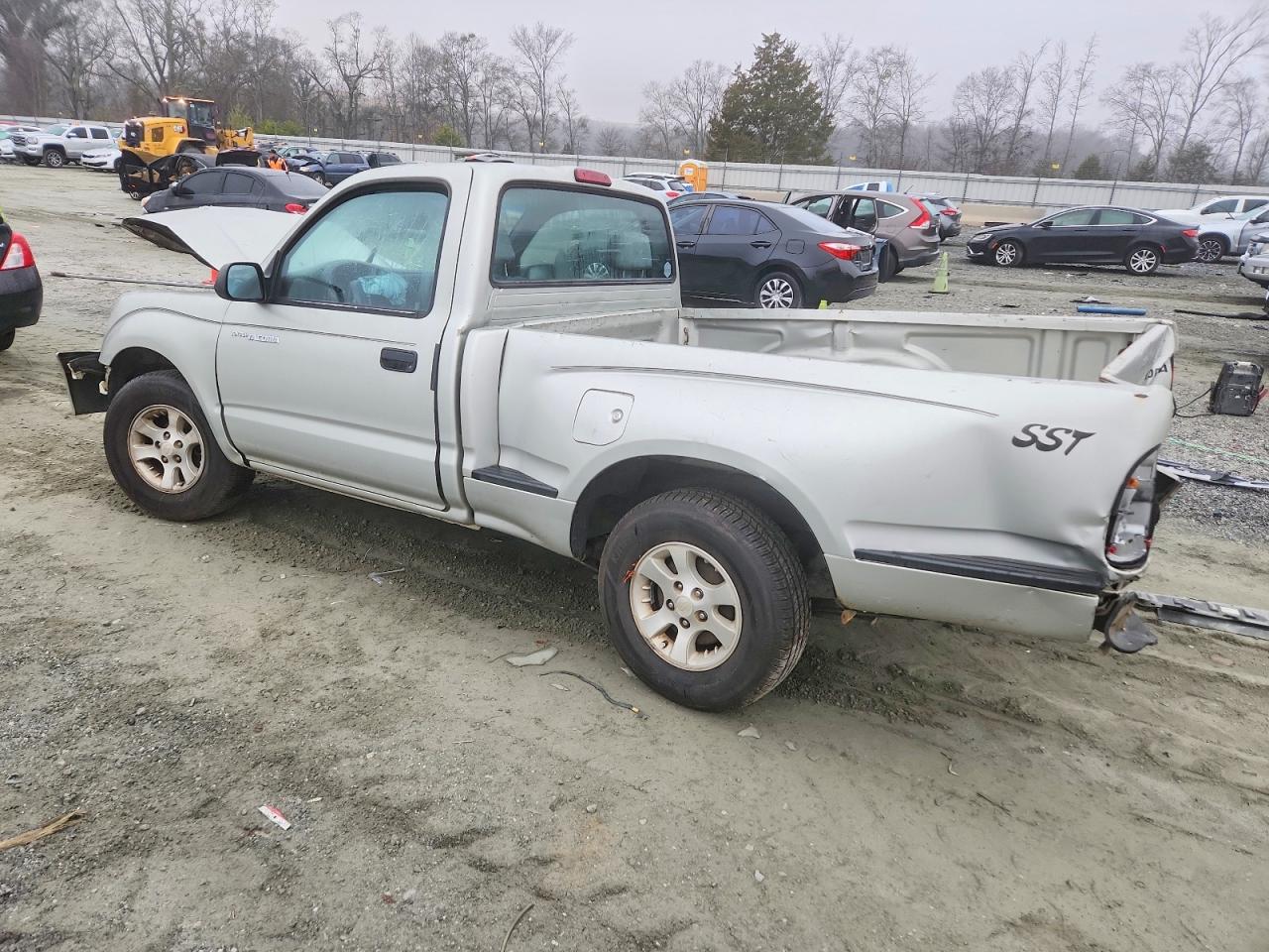 2000 TOYOTA TACOMA photo 2