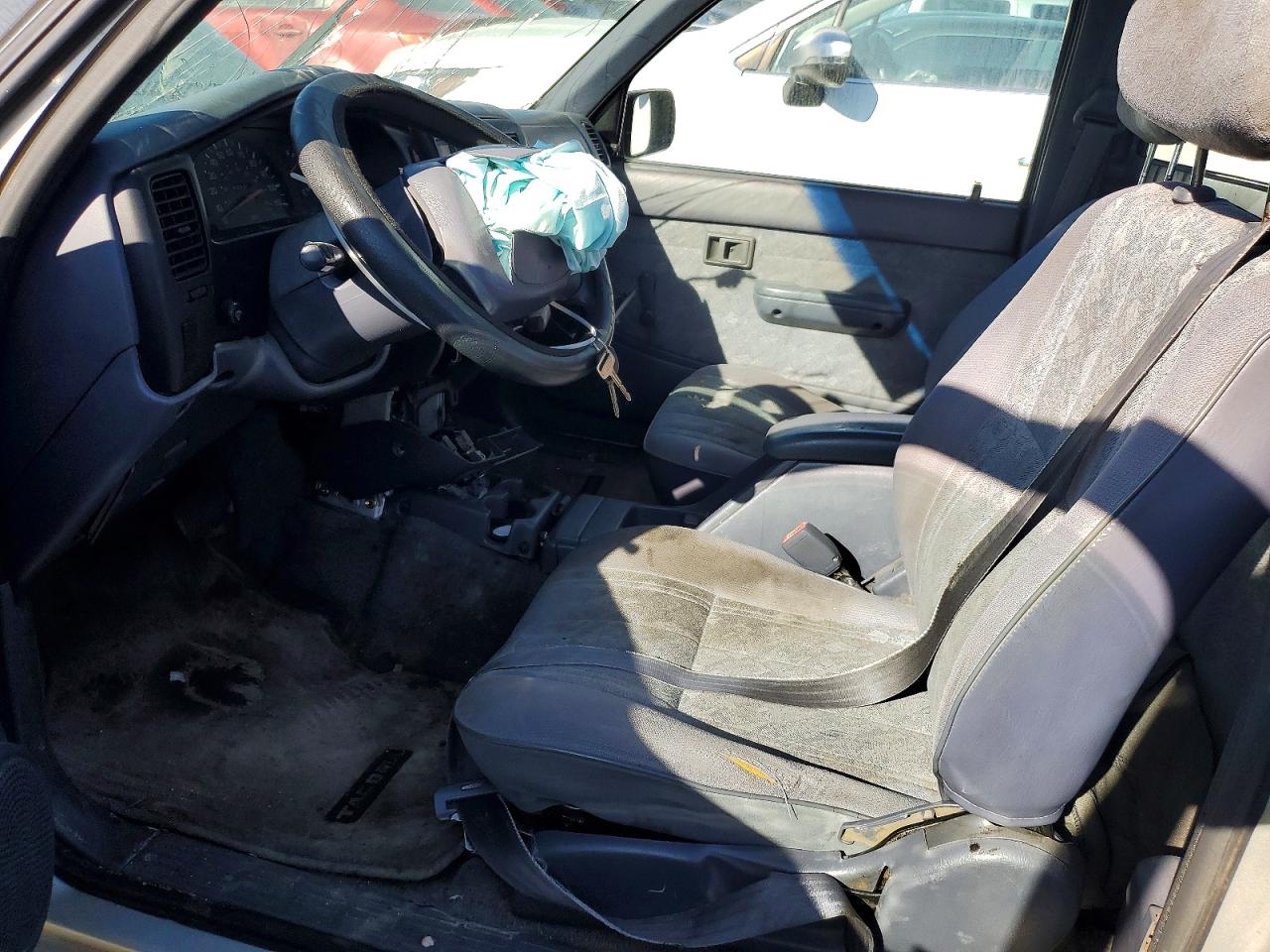 2000 TOYOTA TACOMA photo 7