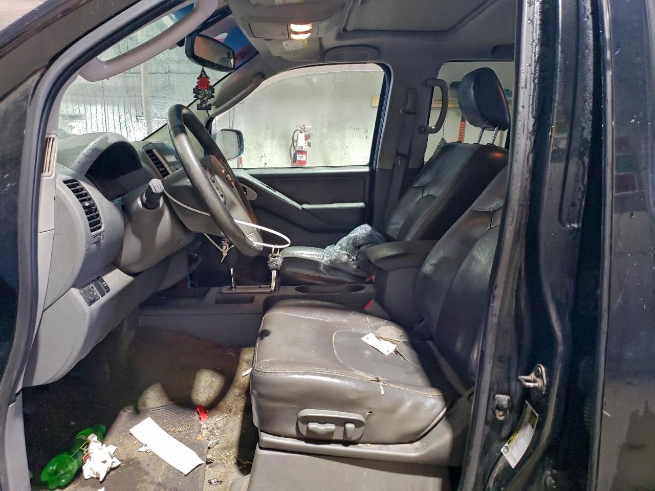 2010 NISSAN FRONTIER CREW CAB SE photo 19
