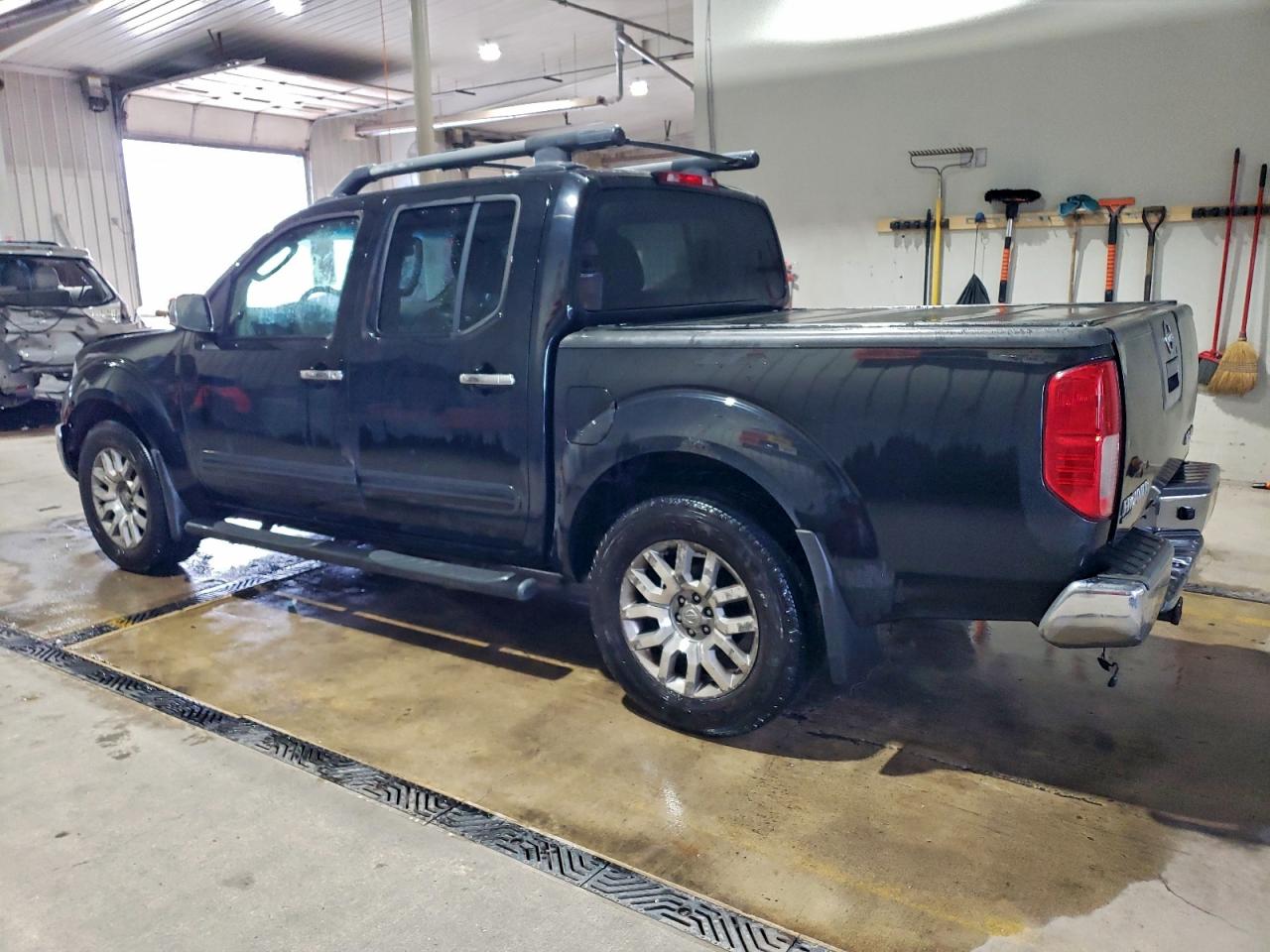 2010 NISSAN FRONTIER CREW CAB SE photo 4