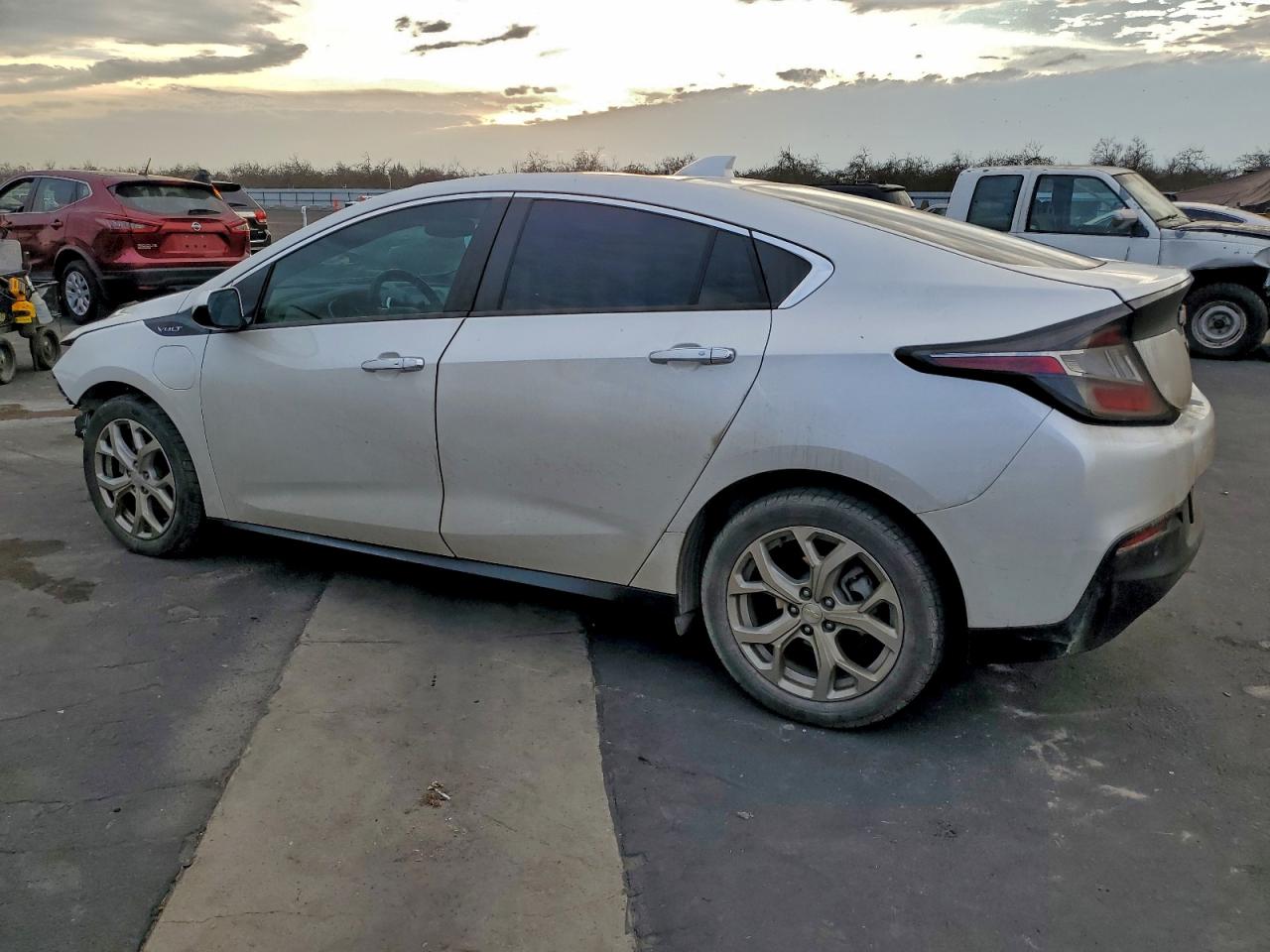 2017 CHEVROLET VOLT PREMIER photo 4
