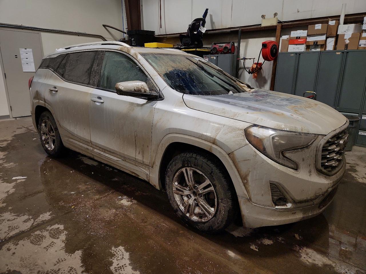 2020 GMC TERRAIN DENALI photo 4