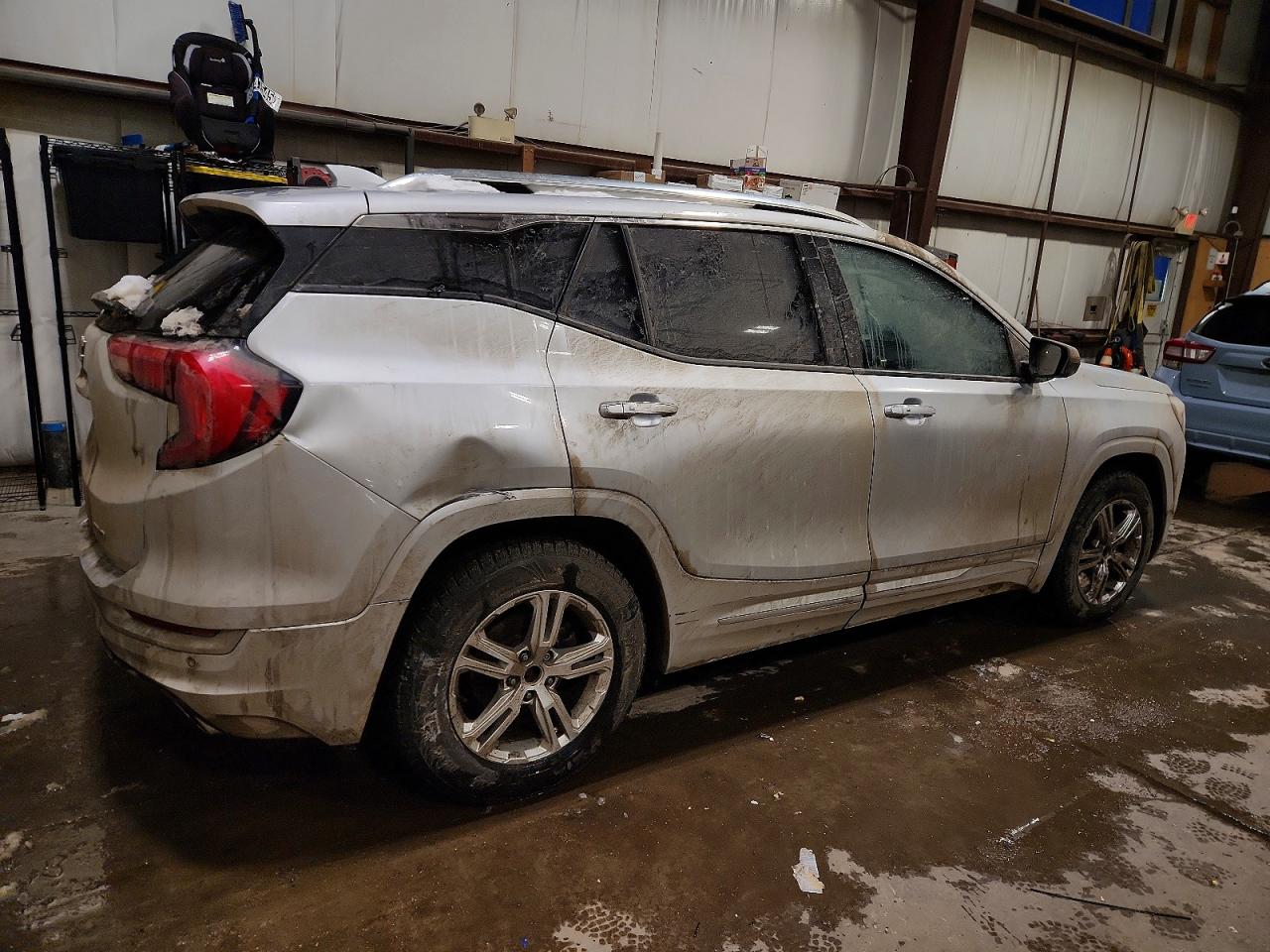 2020 GMC TERRAIN DENALI photo 3