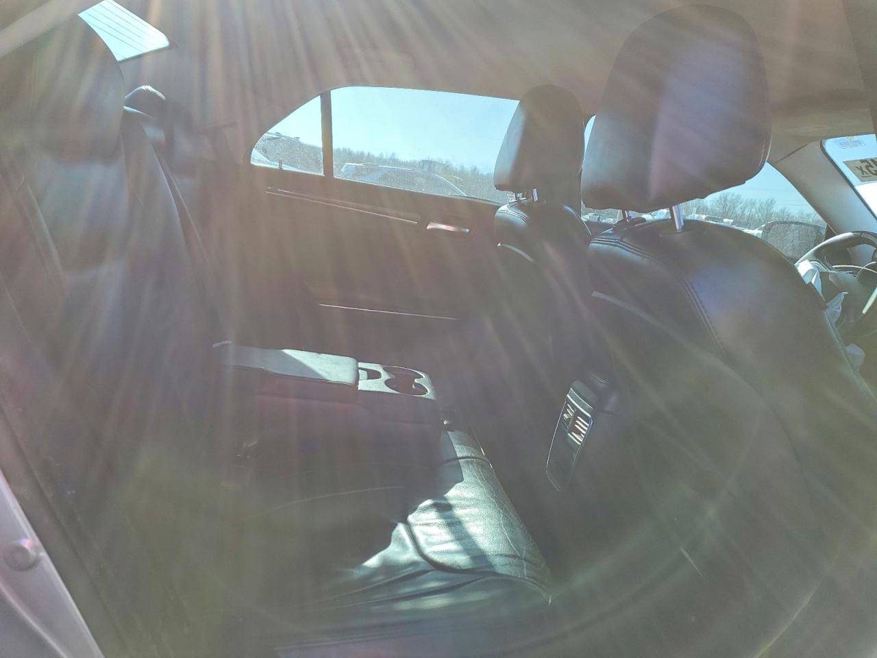 2015 CHRYSLER 300 LIMITED photo 19