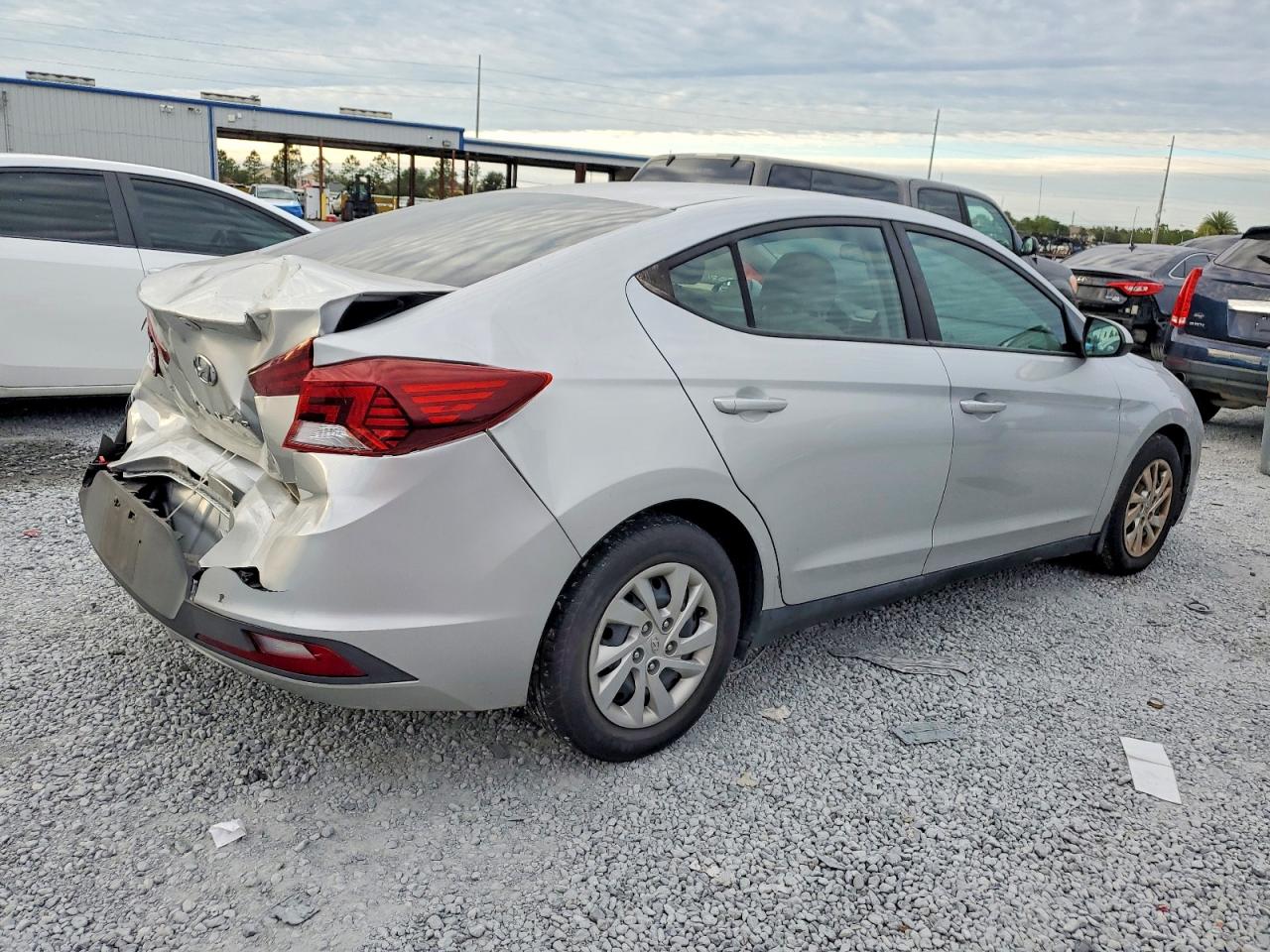 2019 HYUNDAI ELANTRA SE photo 5
