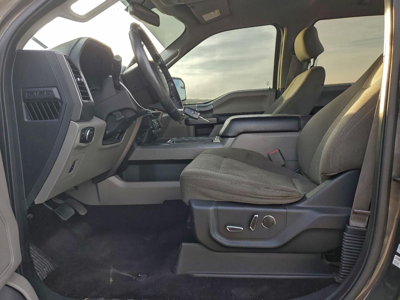 2017 FORD F150 SUPERCREW photo 7