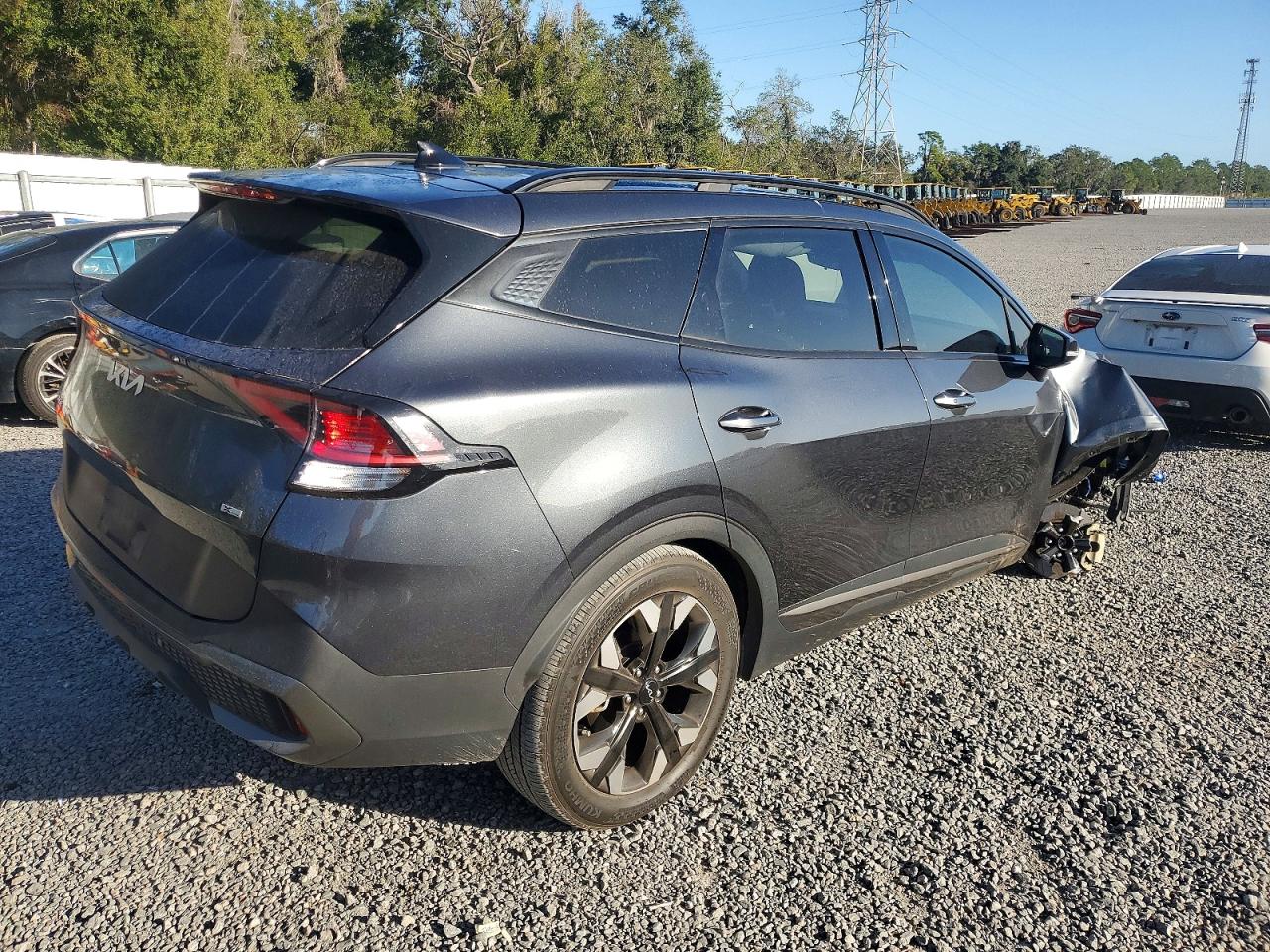 2023 KIA SPORTAGE X LINE photo 3