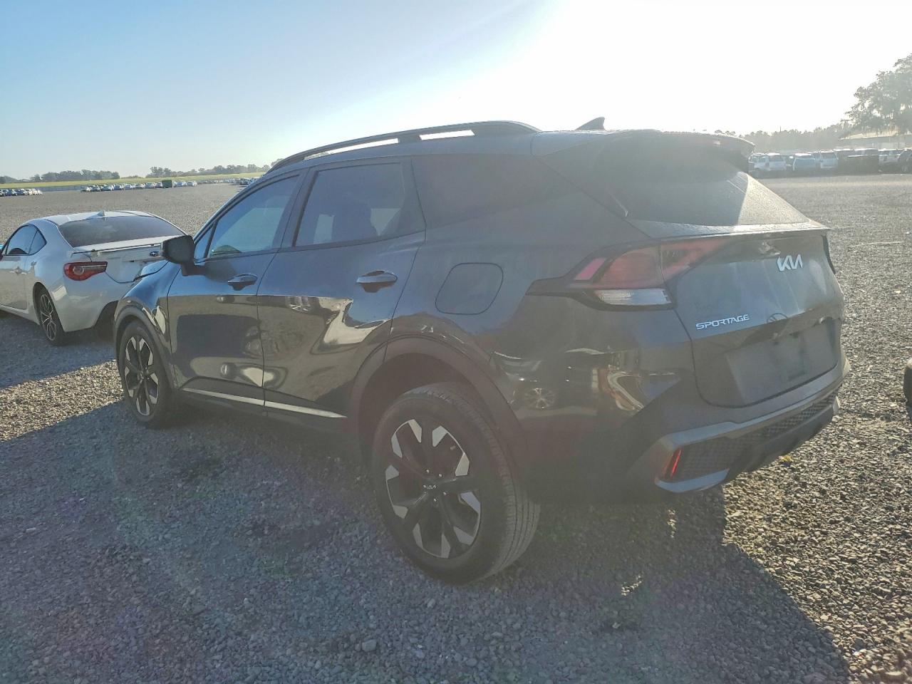 2023 KIA SPORTAGE X LINE photo 2