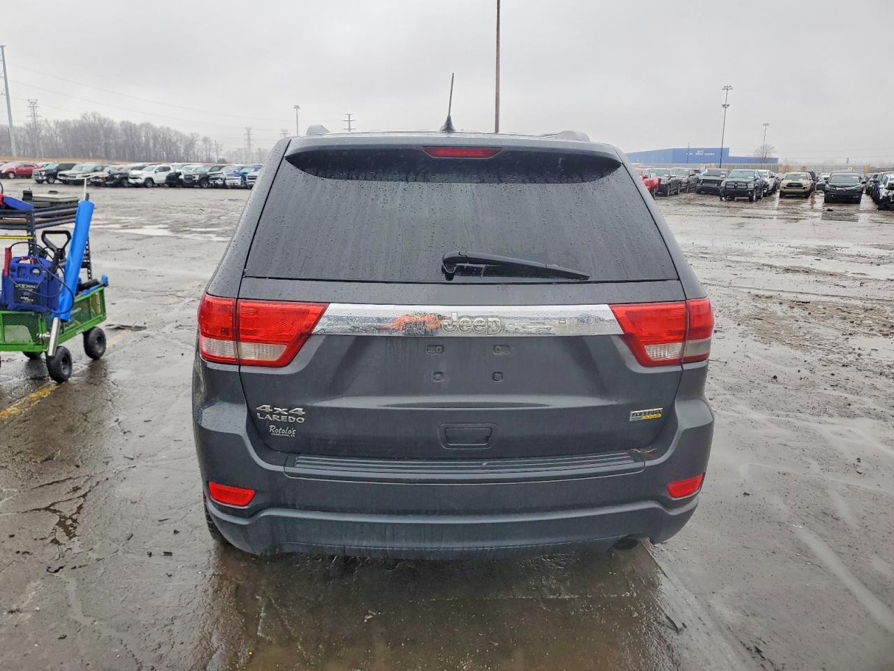 2011 JEEP GRAND CHEROKEE LAREDO photo 6