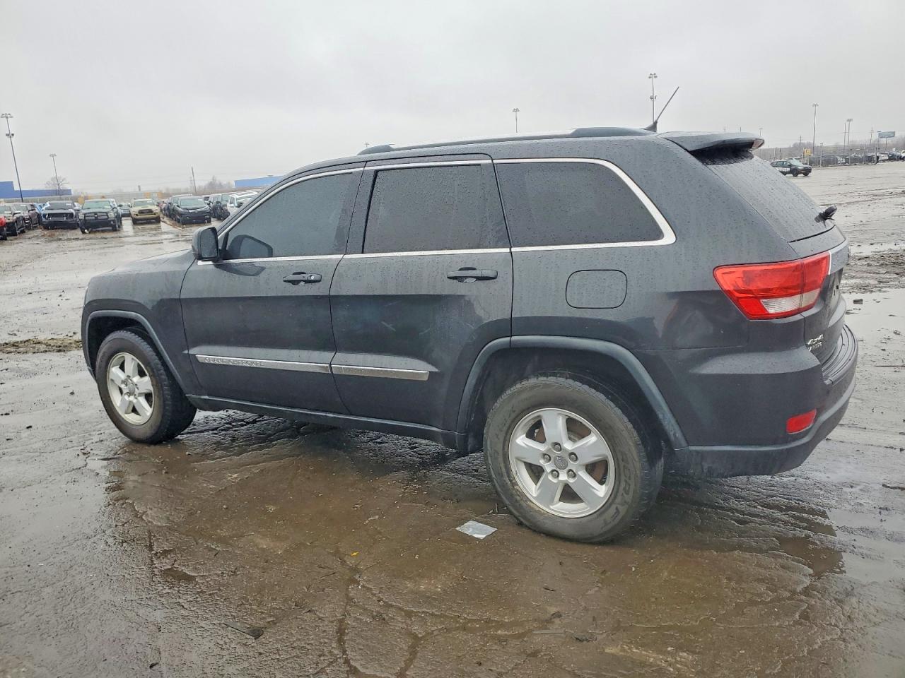 2011 JEEP GRAND CHEROKEE LAREDO photo 2