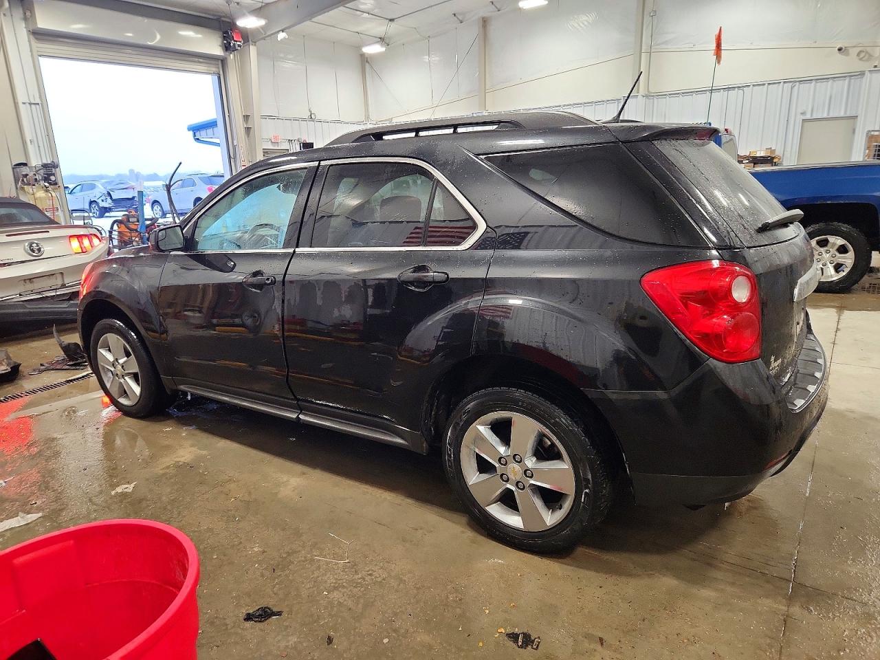 2013 CHEVROLET EQUINOX LT photo 2